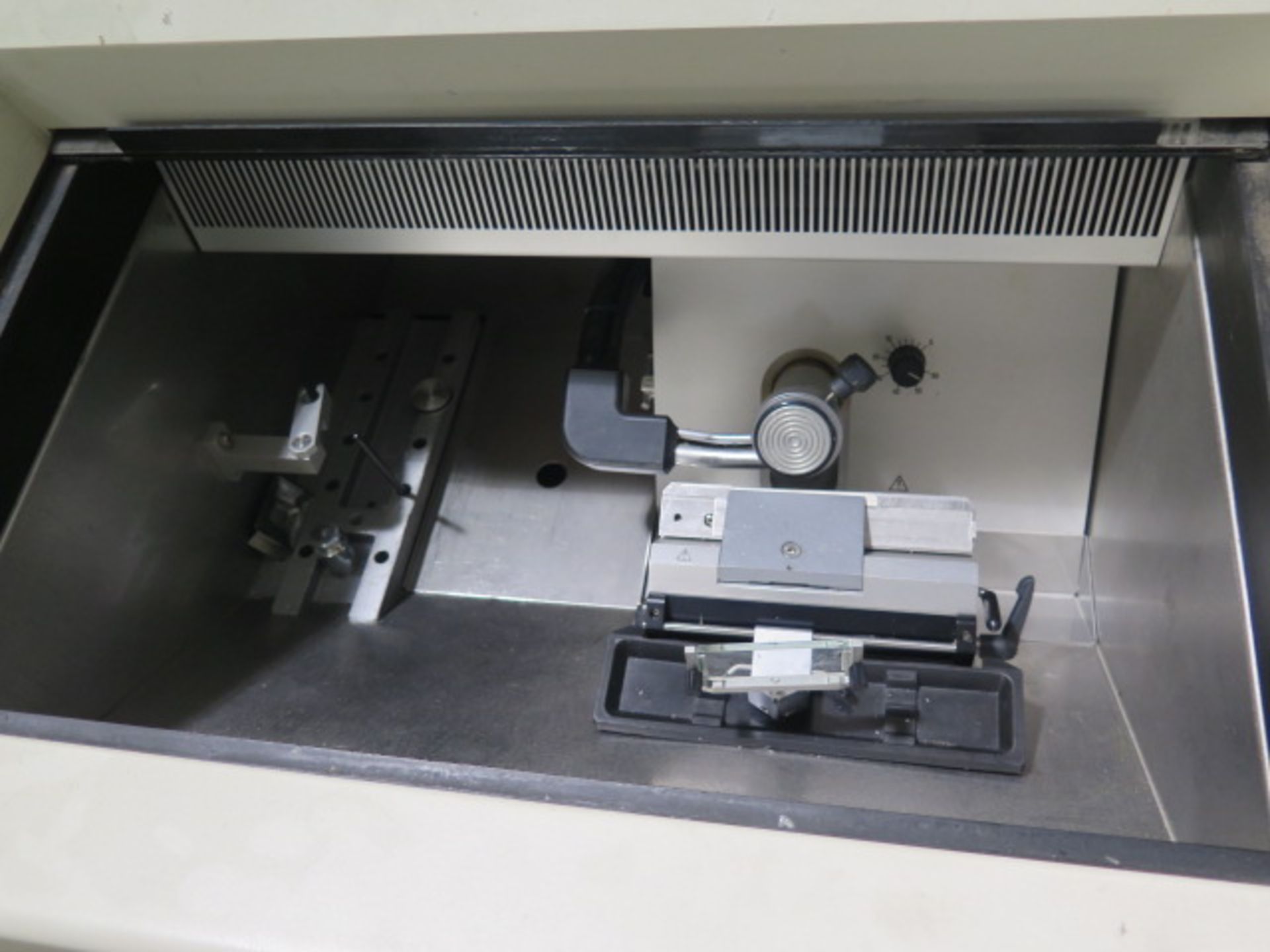 Leica CM1900-6-1 Refrigerated Microtome (SOLD AS-IS - NO WARRANTY) - Image 4 of 10