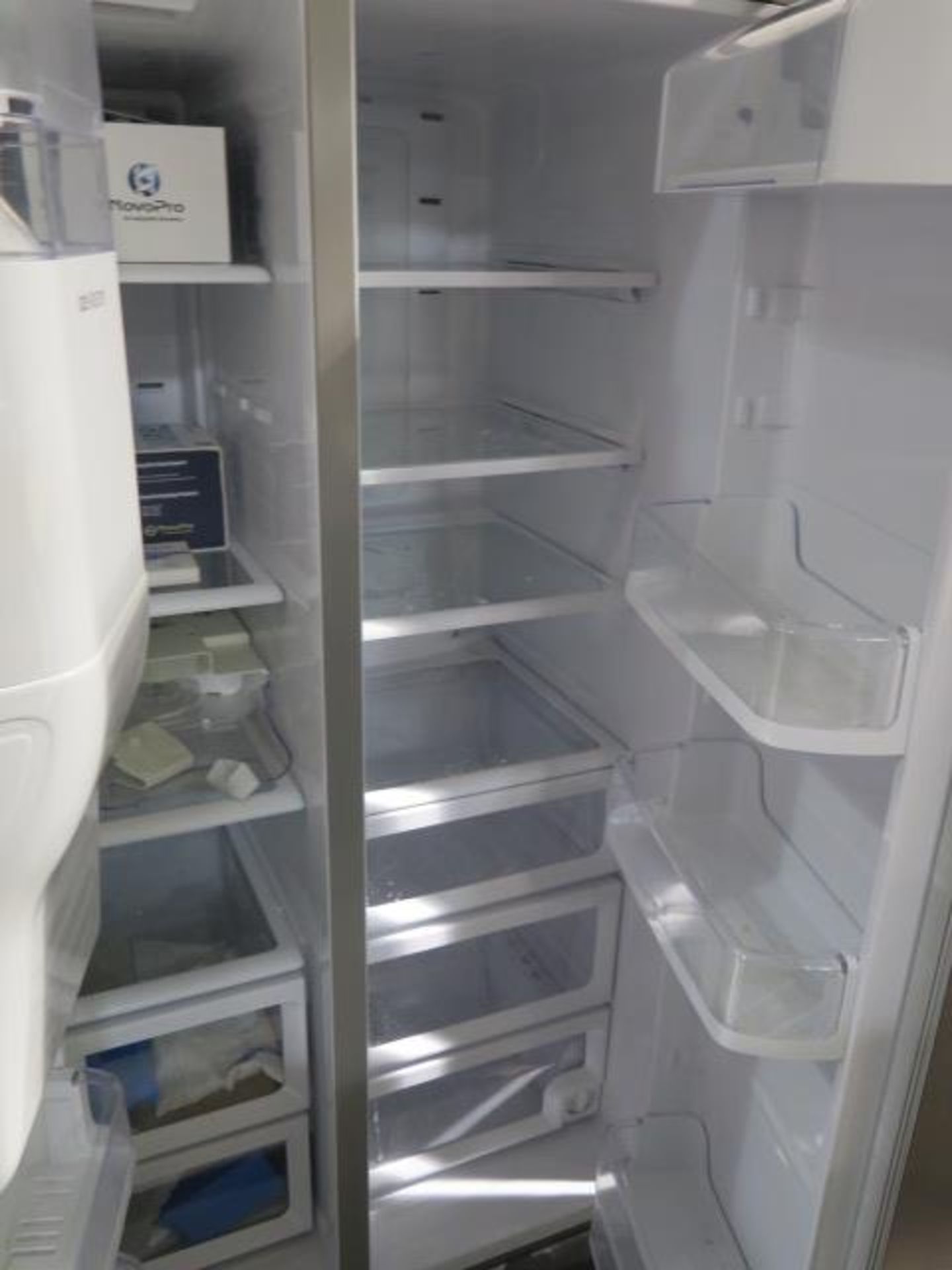 Samsung Refrigerator (FOR LAB USE ONLY - NOT FOR HOME USE) (SOLD AS-IS - NO WARRANTY) - Image 3 of 7