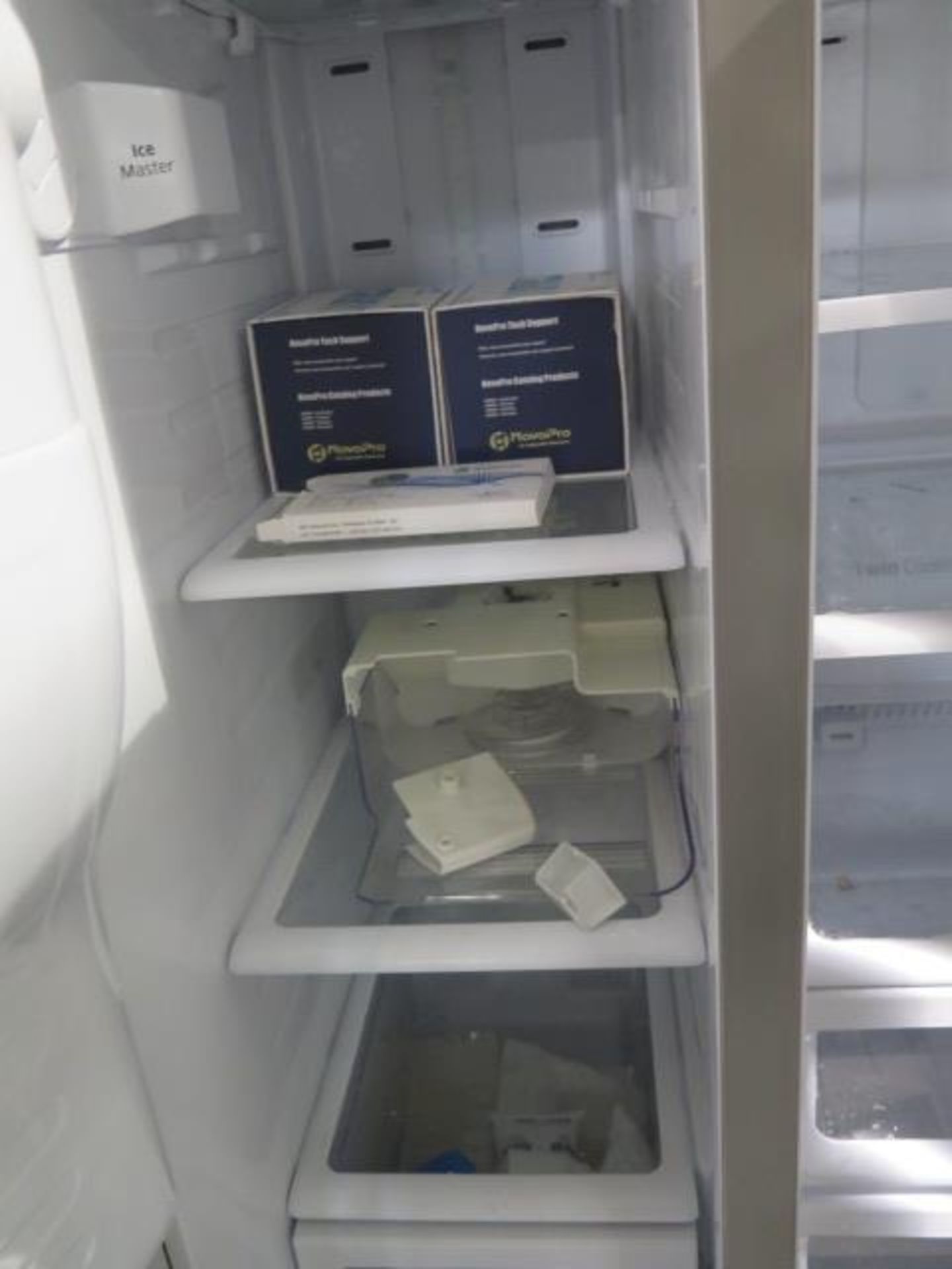 Samsung Refrigerator (FOR LAB USE ONLY - NOT FOR HOME USE) (SOLD AS-IS - NO WARRANTY) - Image 4 of 7