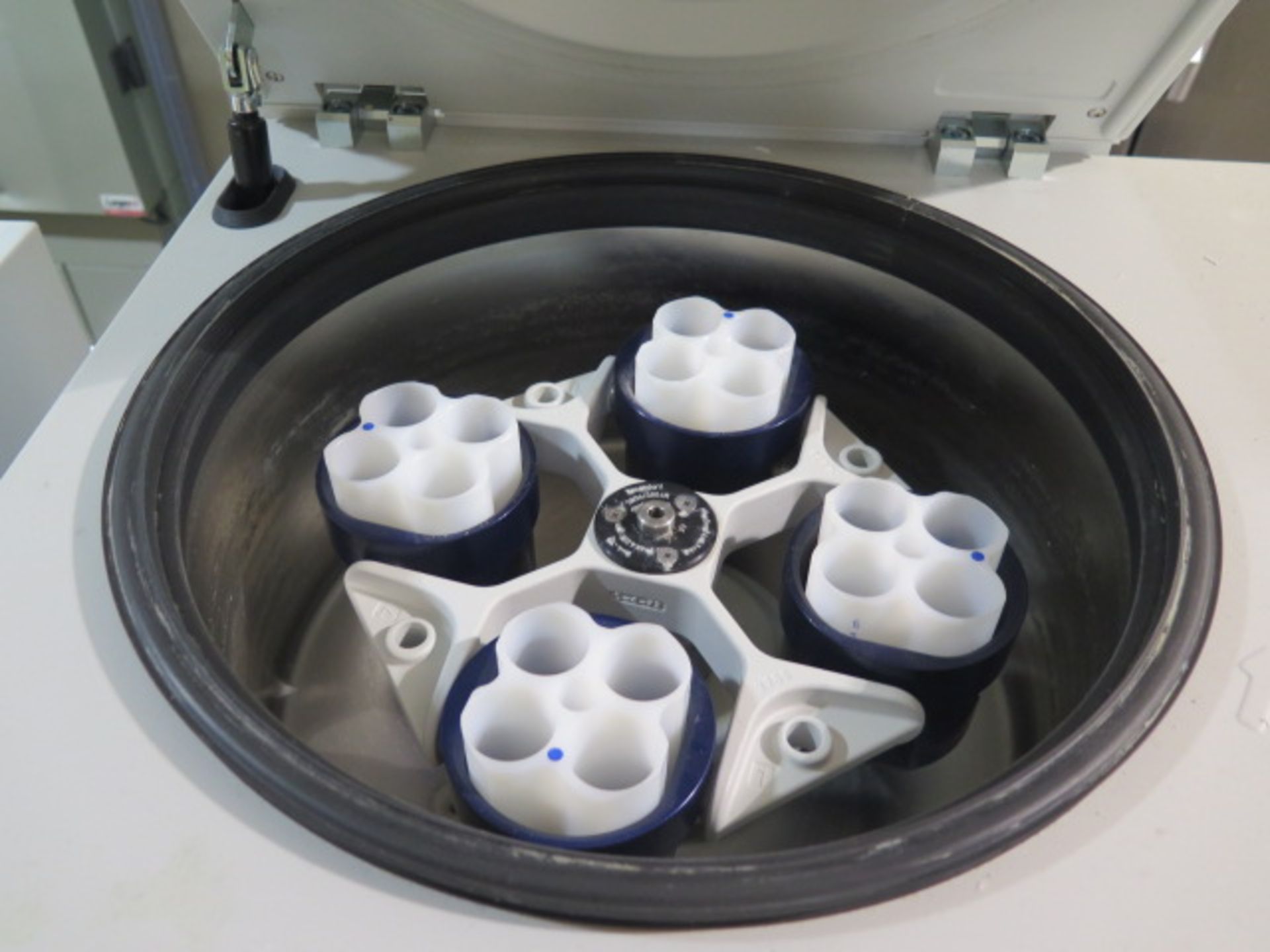 Eppendorf 5804R Centrifuge (SOLD AS-IS - NO WARRANTY) - Image 7 of 9