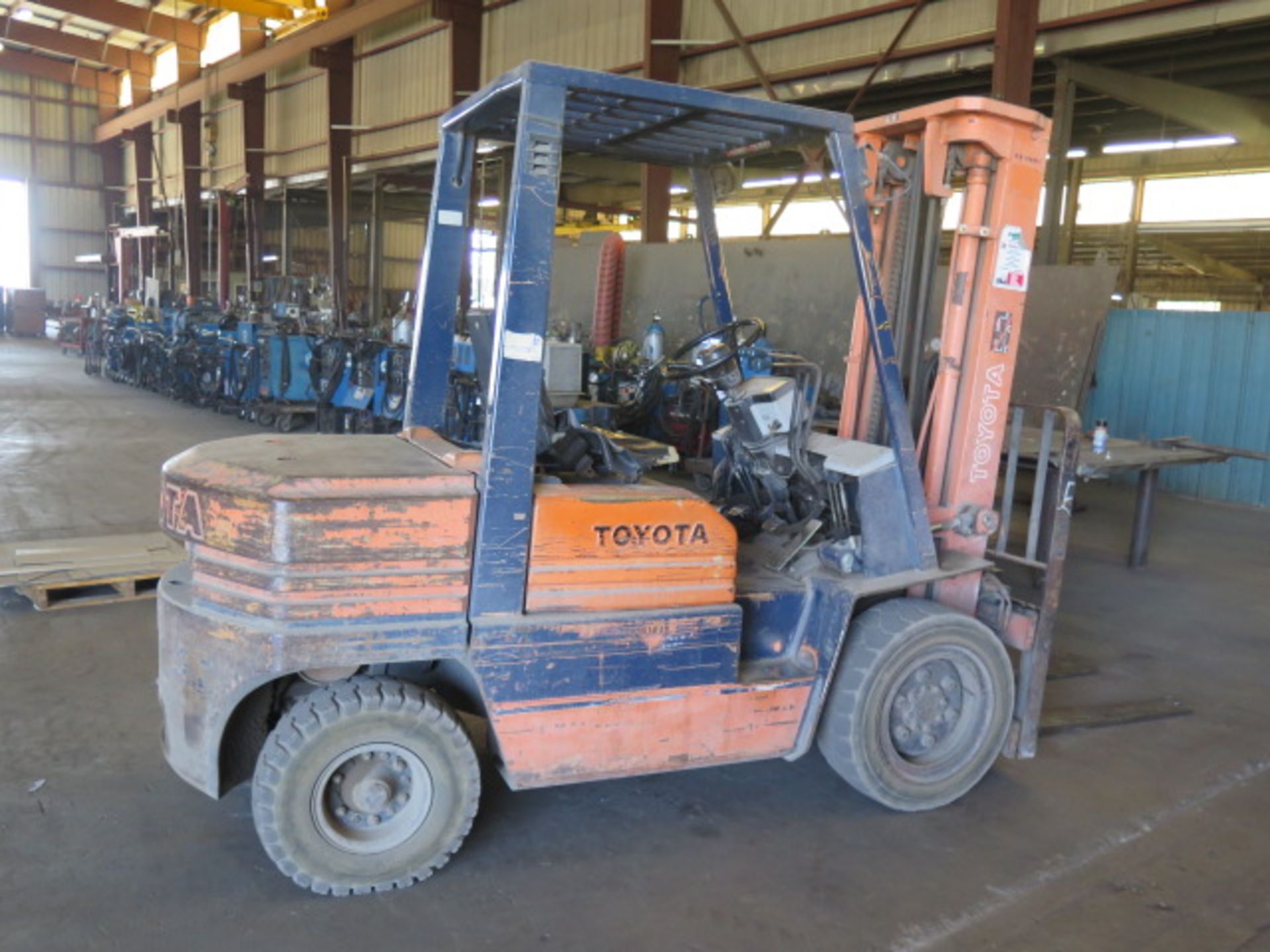 Toyota 02-5FG30 5800 Lb Cap Gas Powered Forklift s/n 70247 w/ 3-Stage,185” Lift height, SOLD AS IS - Image 3 of 11