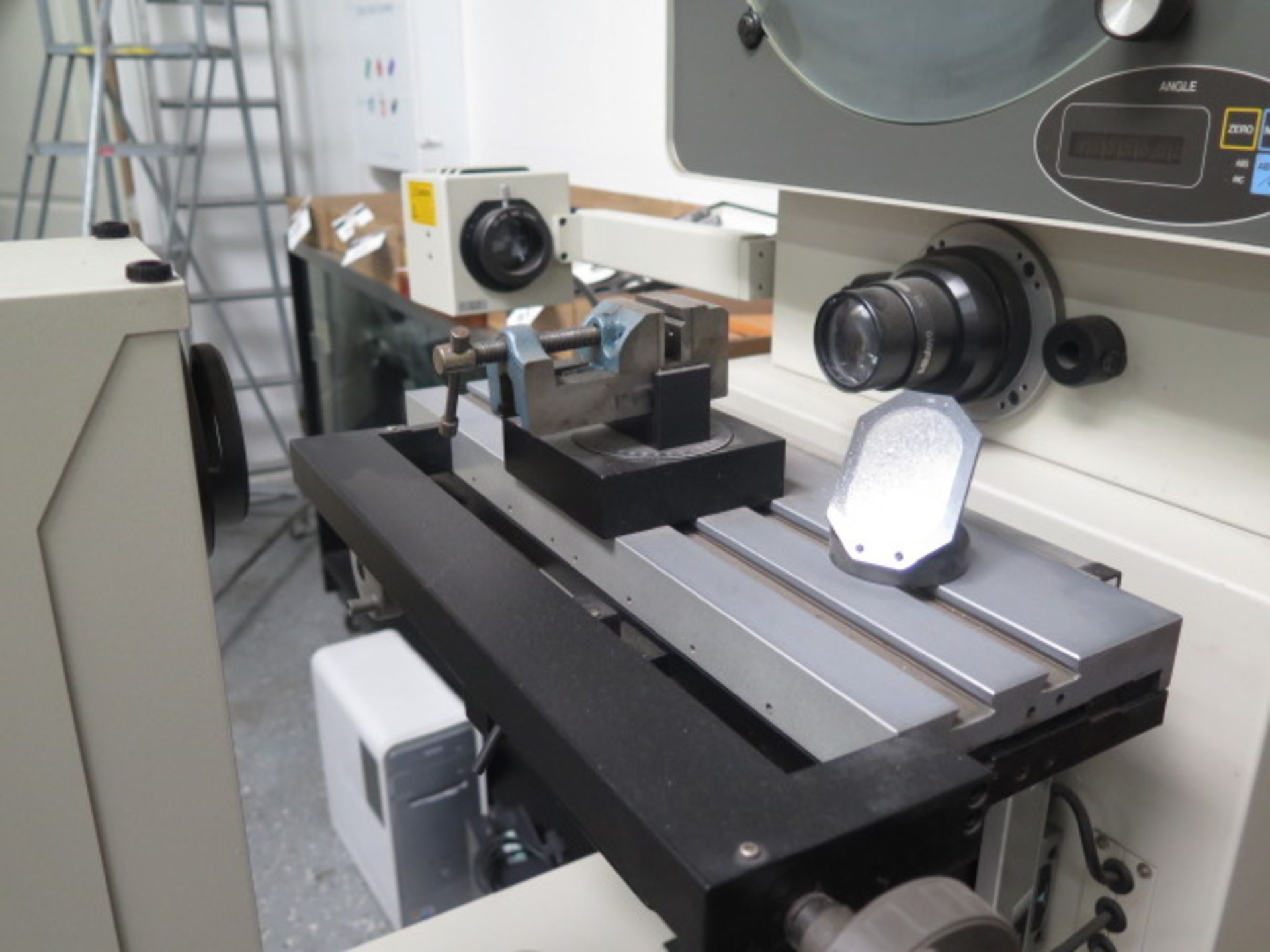 Mitutoyo PH-3500 15” Optical Comparator s/n 750161 w/ Mitutoyo UDR-220 Programmable DRO, Digital - Image 4 of 13