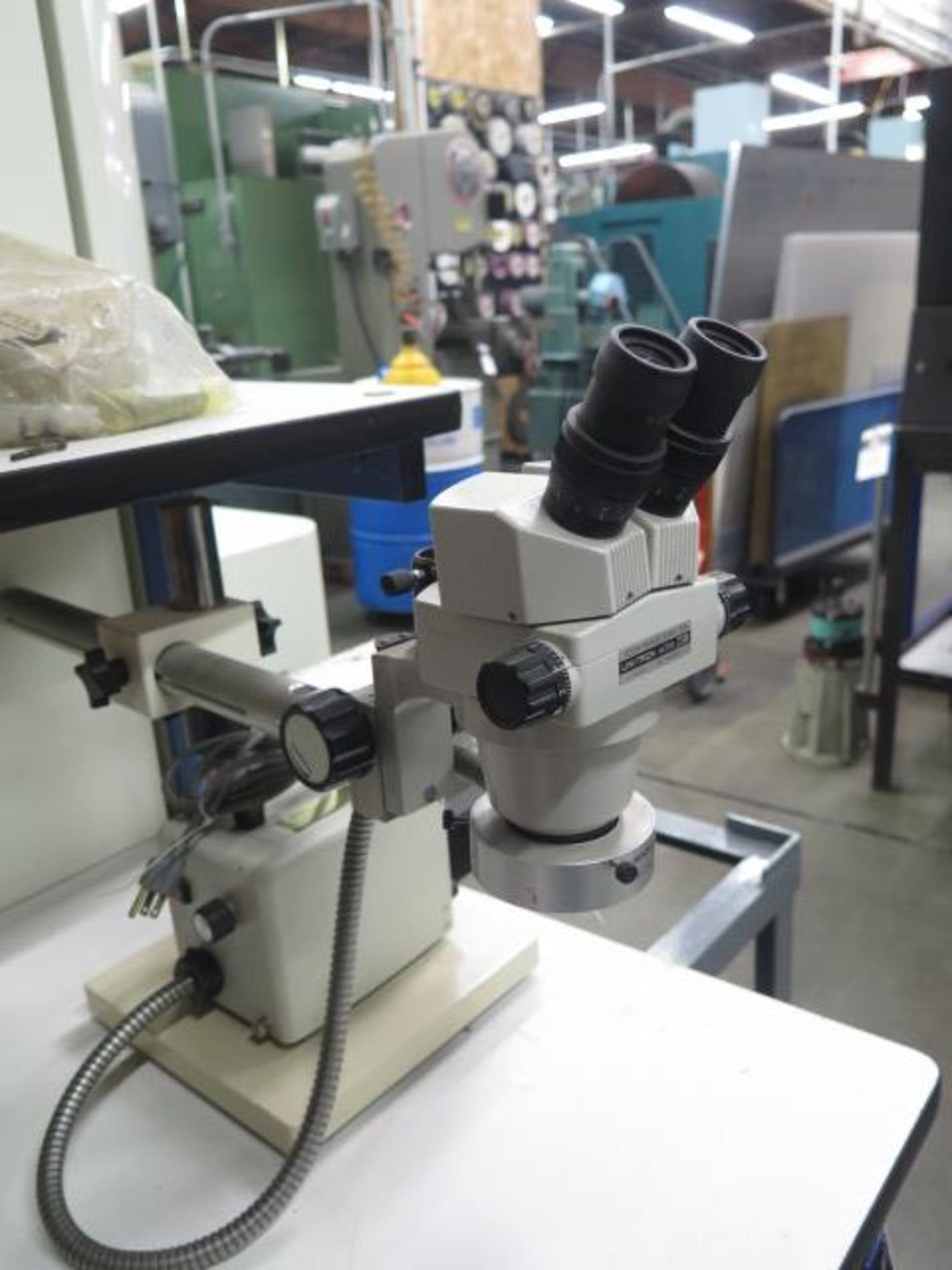 Unitron ZSM Stereo Microscope w/ Light Source (SOLD AS-IS - NO WARRANTY) - Image 2 of 6