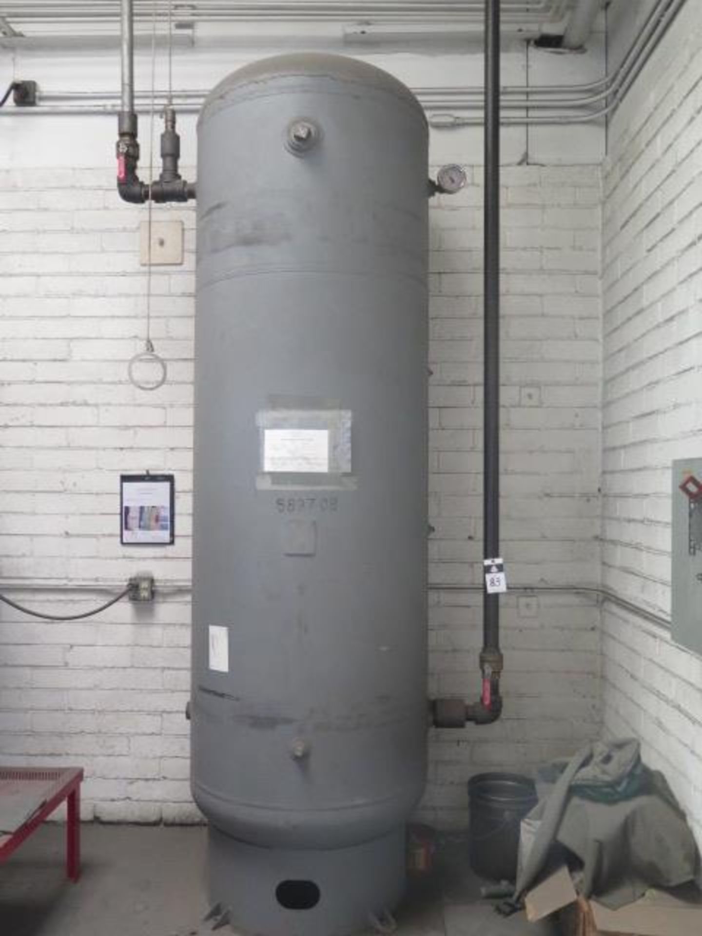 500 Gallon Vertical Air Storage Tank (SOLD AS-IS - NO WARRANTY)