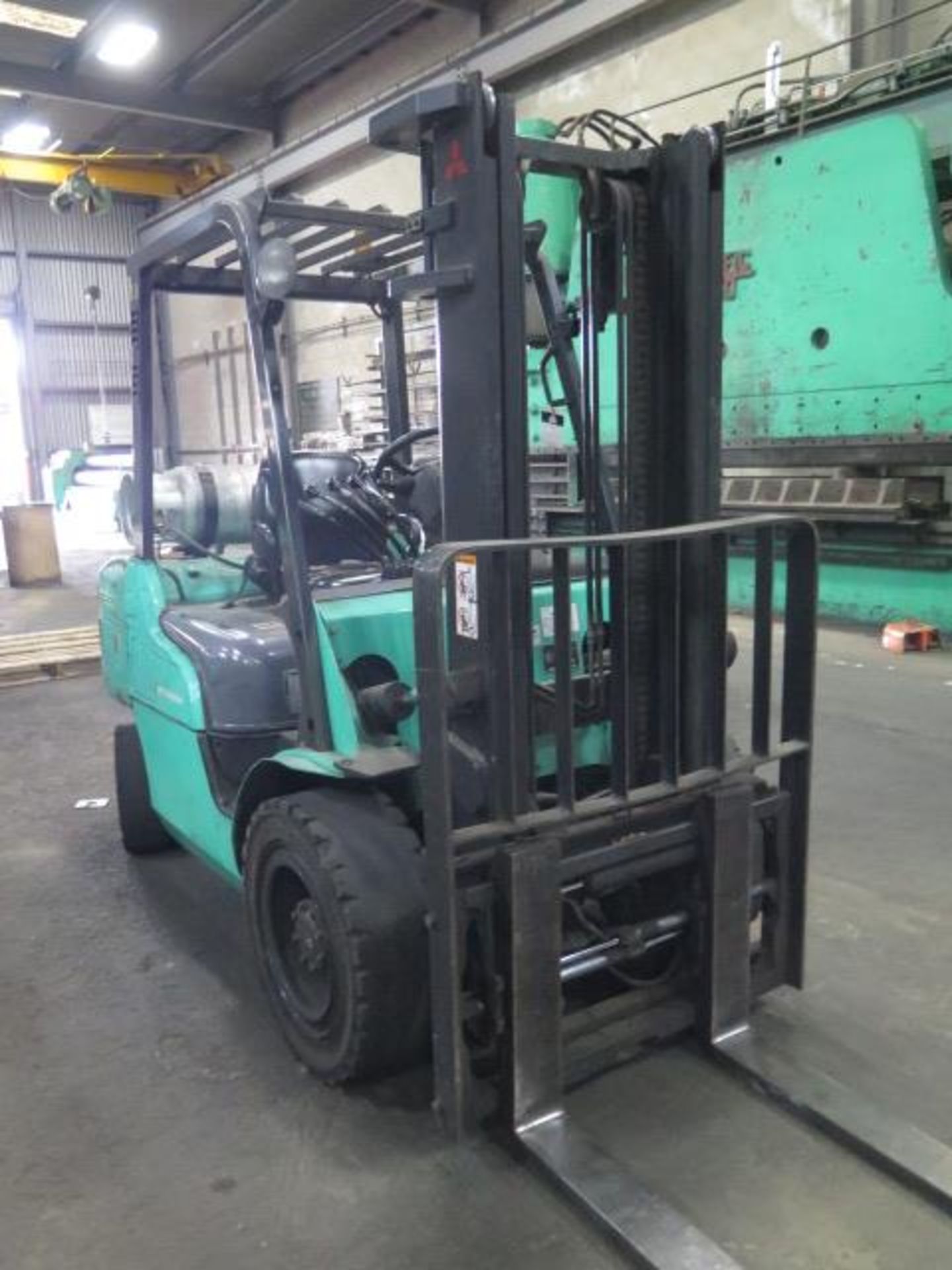 Mitsubishi FG30N 6000 Lb Cap LPG Forklift s/n AF13F10506 w/ 2-Stage Mast, 130” Lift SOLD AS IS - Image 5 of 15