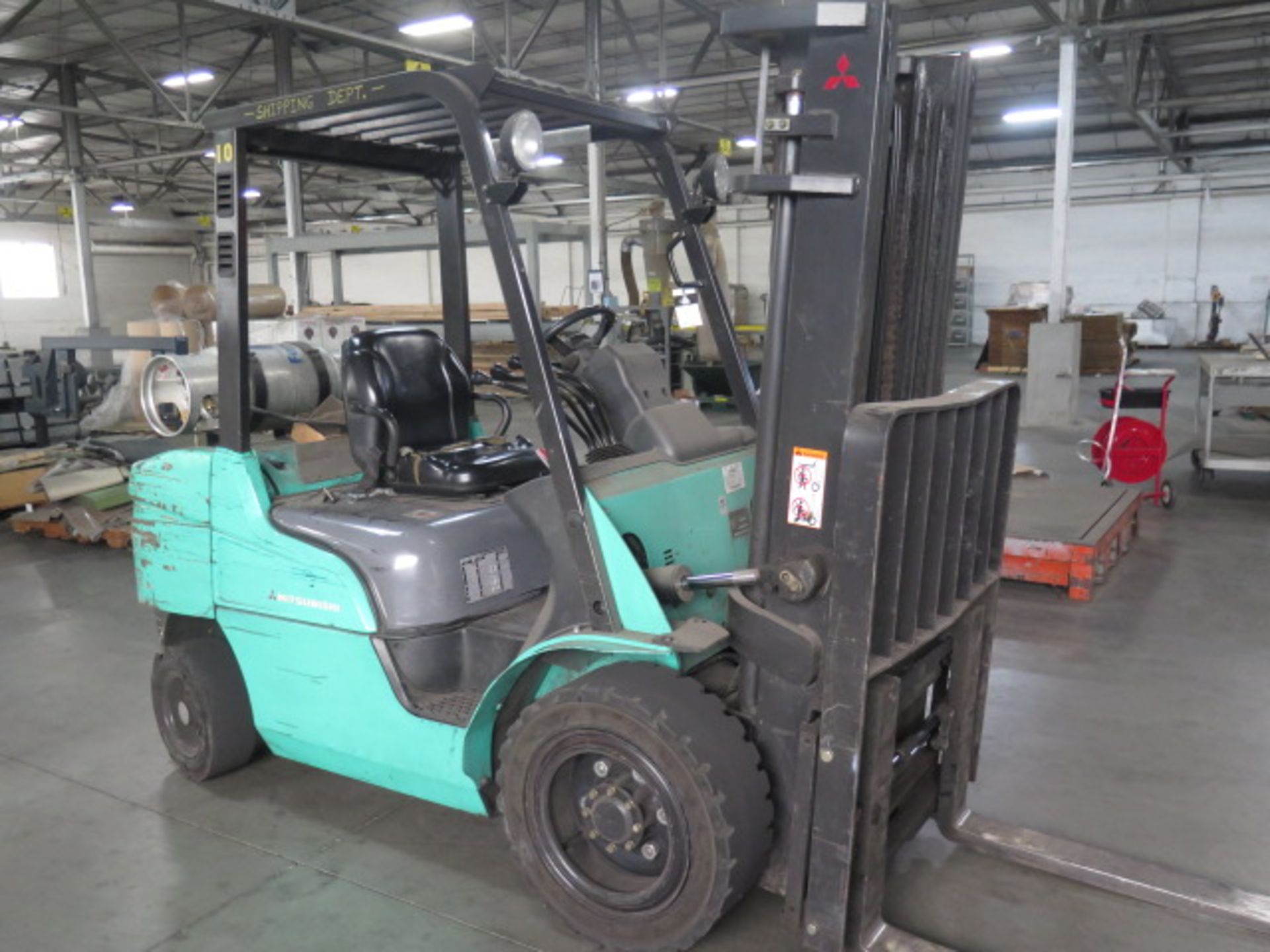 Mitsubishi FG30N 6000 Lb Cap LPG Forklift s/n AF13F10505 w/ 2-Stage Mast, 130” Lift SOLD AS IS - Image 5 of 16