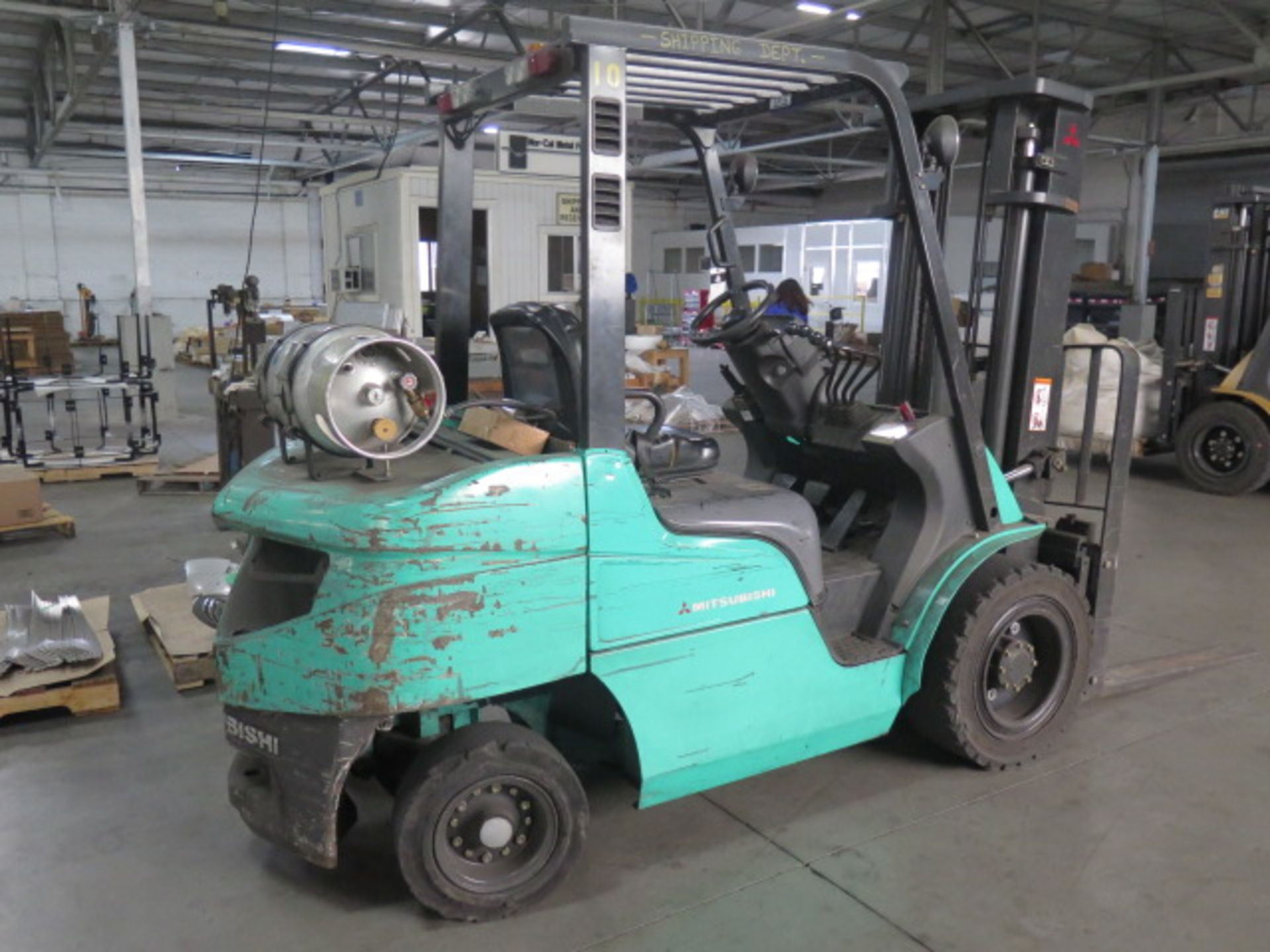 Mitsubishi FG30N 6000 Lb Cap LPG Forklift s/n AF13F10505 w/ 2-Stage Mast, 130” Lift SOLD AS IS - Image 4 of 16