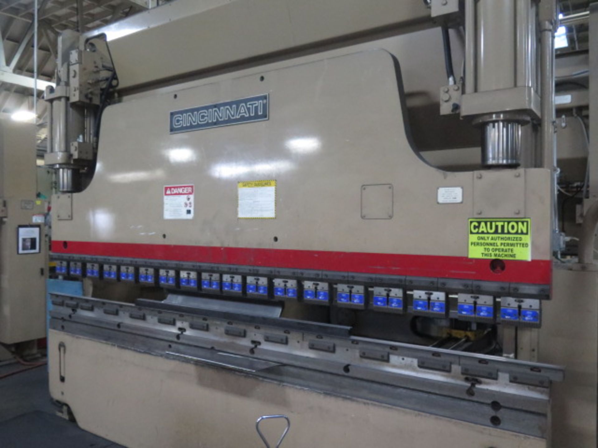 Cincinnati 135 CBIIx10 135 Ton x 14’ CNC Hydraulic Press Brake s/n 52366 SOLD AS IS - Image 3 of 17