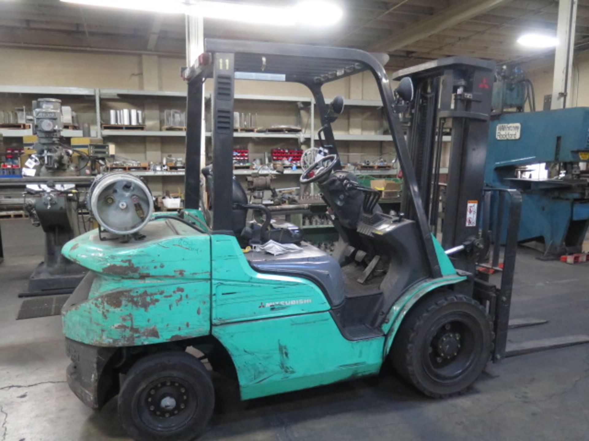 Mitsubishi FG30N 6000 Lb Cap LPG Forklift s/n AF13F10504 w/ 2-Stage Mast, Side Shift, SOLD AS IS - Image 4 of 14