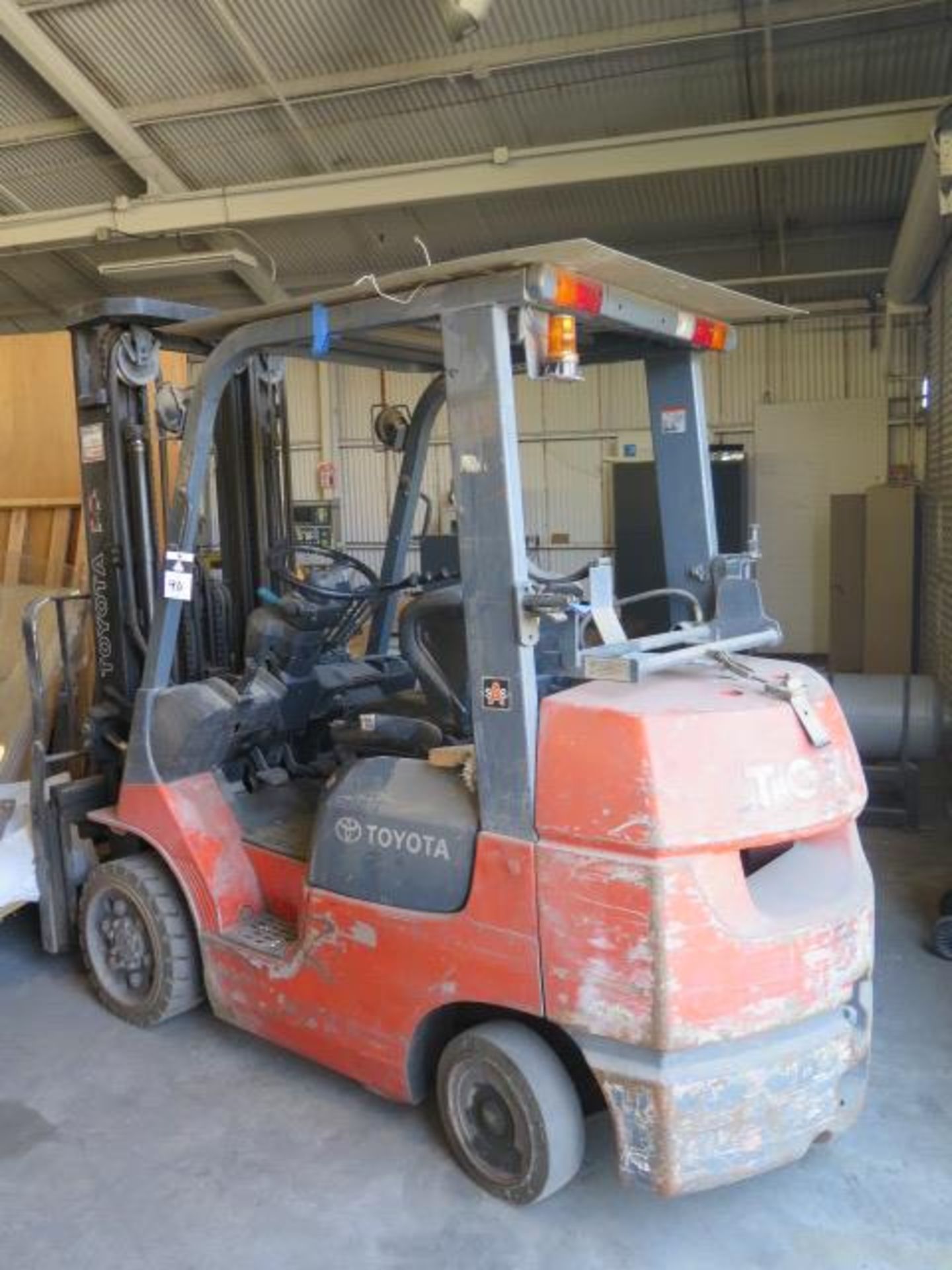 Toyota 7FGCU30 4750 Lb Cap LPG Forklift s/n 60080 w/ 3-Stage Mast, 188” Lift, Side Shift, SOLD AS IS - Image 2 of 13
