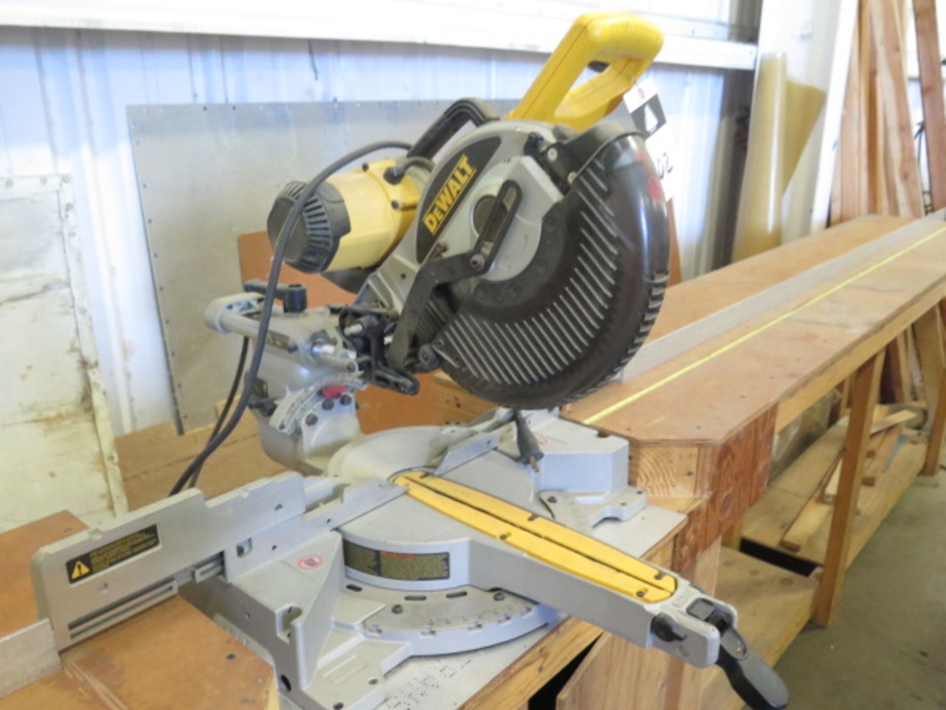 DeWalt Compound Miter Saw w/ Table (SOLD AS-IS - NO WARRANTY) - Image 5 of 10