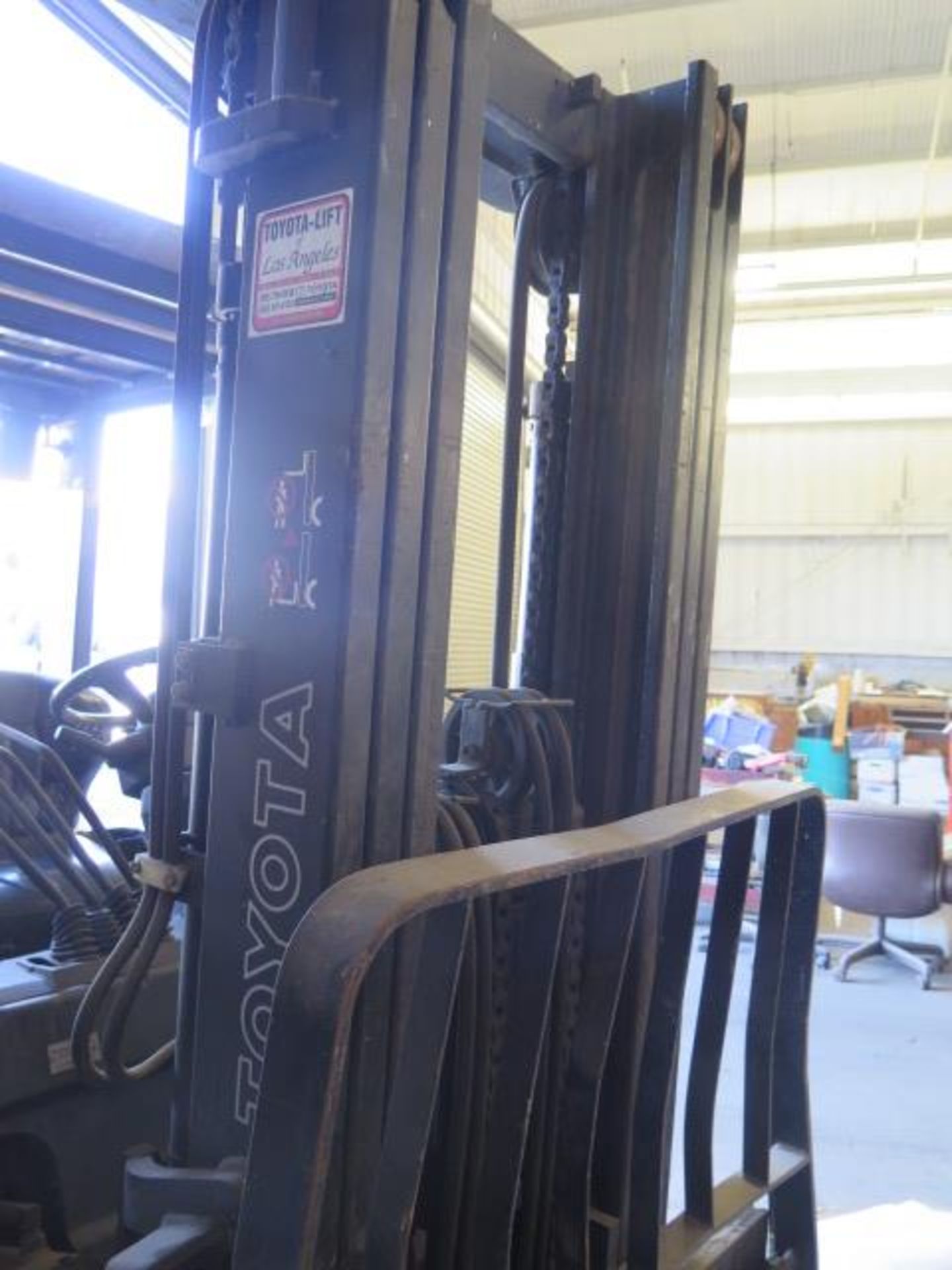 Toyota 7FGCU30 4750 Lb Cap LPG Forklift s/n 60080 w/ 3-Stage Mast, 188” Lift, Side Shift, SOLD AS IS - Image 5 of 13