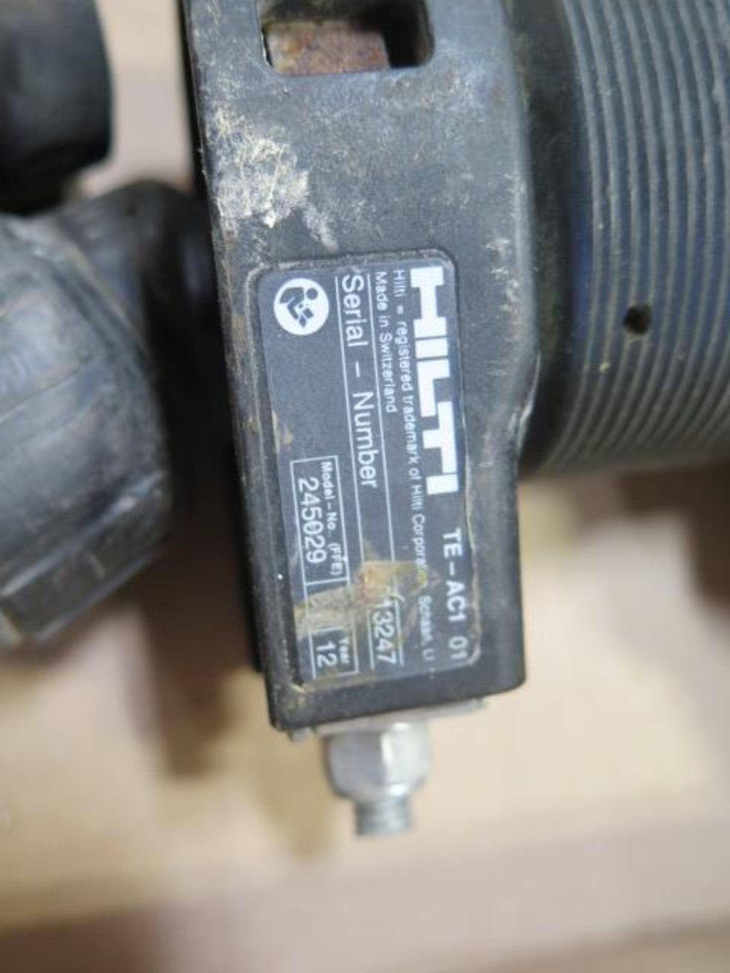 Hilti Interchangable Right Angle Chuck Heads (3) and (2) Straight Chuck Heads (FOR TE30 and TE7 - Image 6 of 6