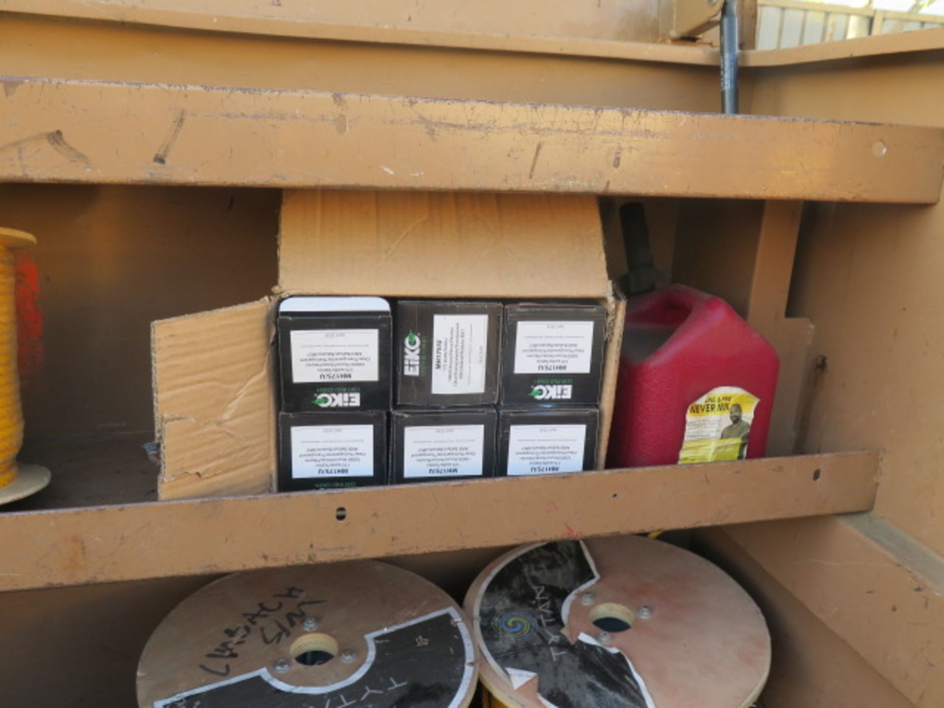 Knaack mdl. 89 Storagemaster Rolling Job Box w/ Rope, Saw Horses and Misc (SOLD AS-IS - NO - Image 6 of 10