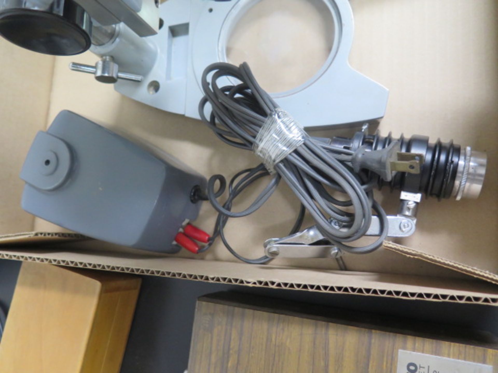 AO Stereo Microscope w/ Light Source (SOLD AS-IS - NO WARRANTY) - Image 5 of 6