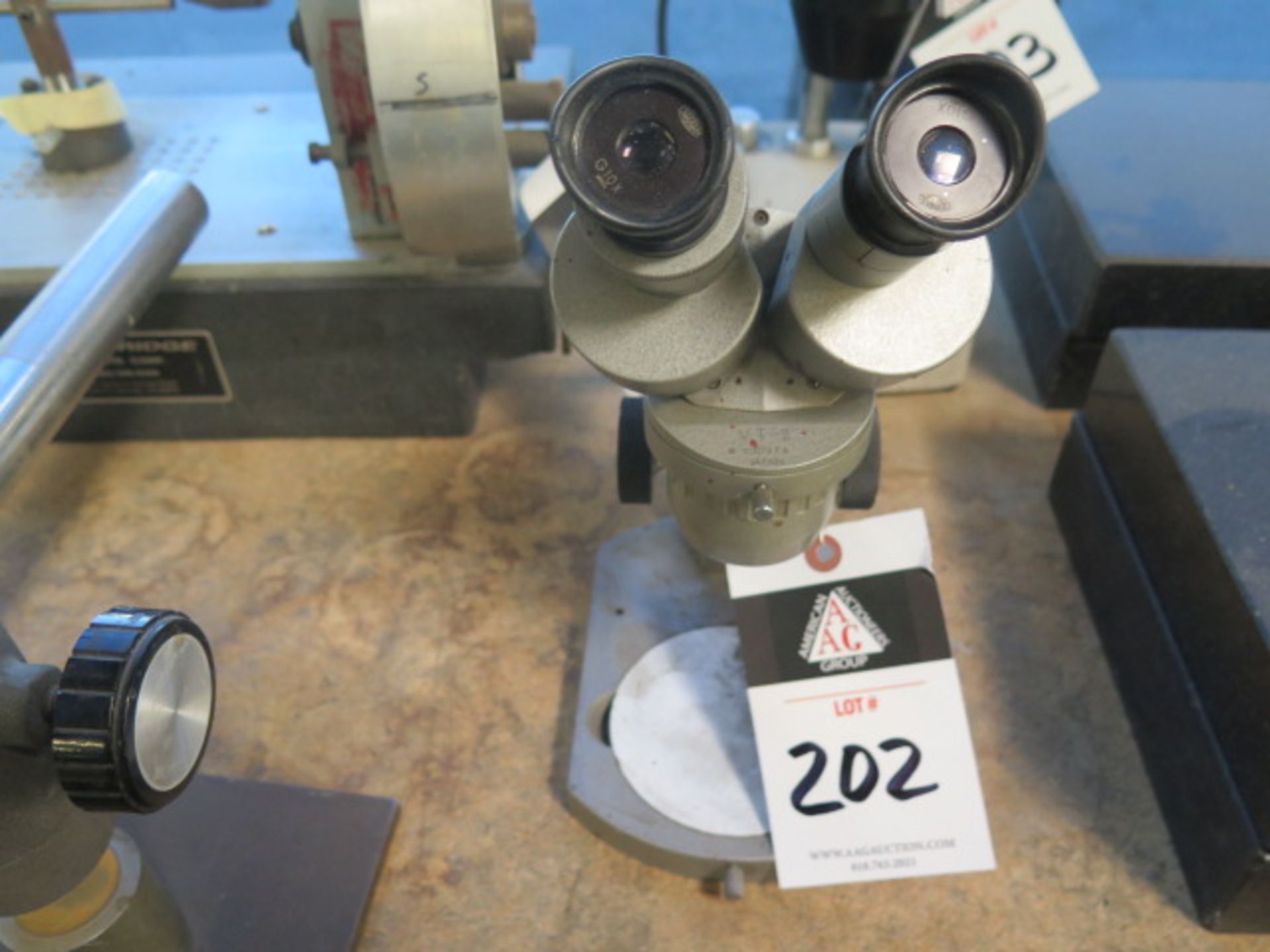Stereo Microscope (SOLD AS-IS - NO WARRANTY)
