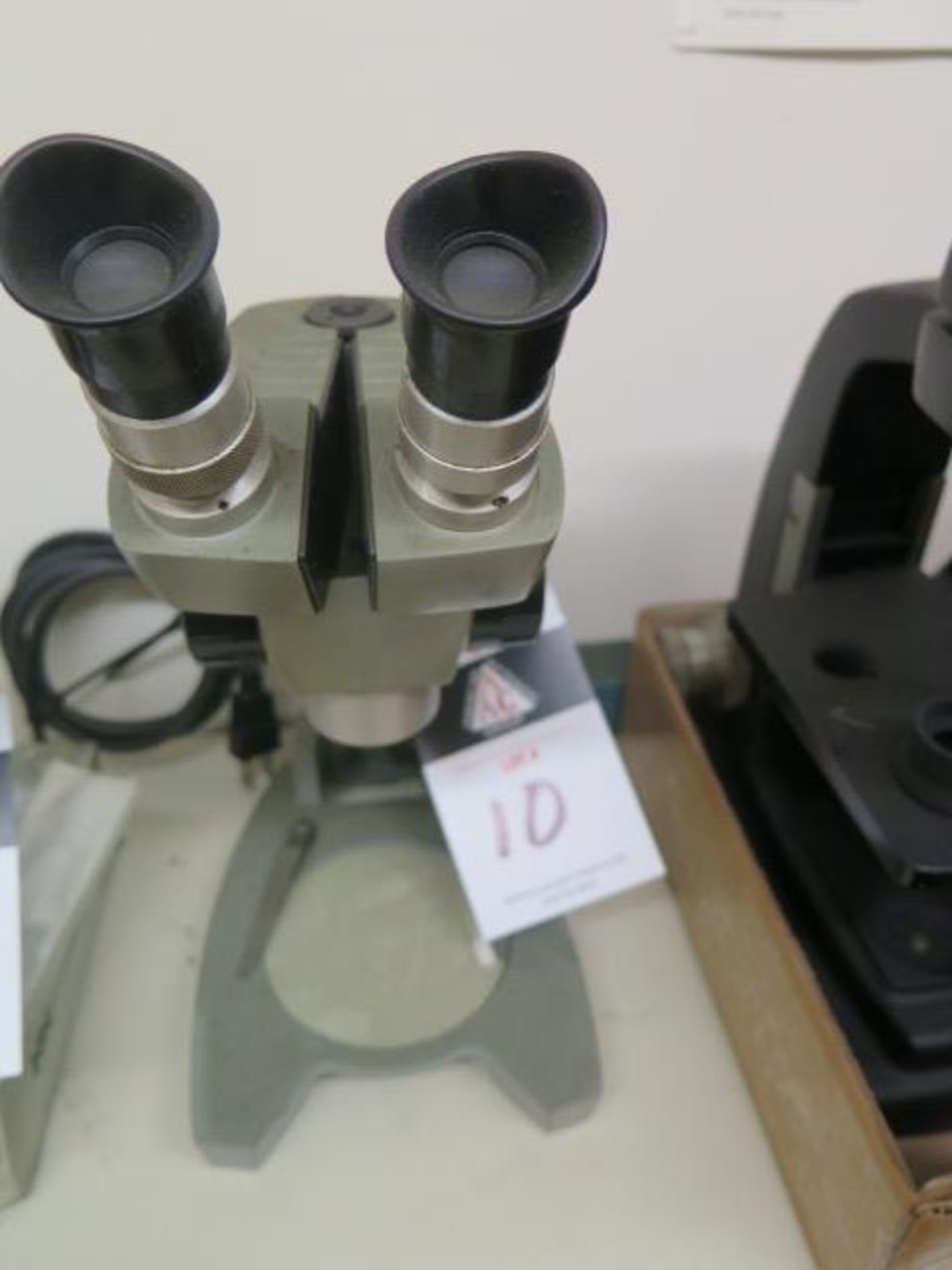 AO Stereo Microscope w/ Light Source (SOLD AS-IS - NO WARRANTY)