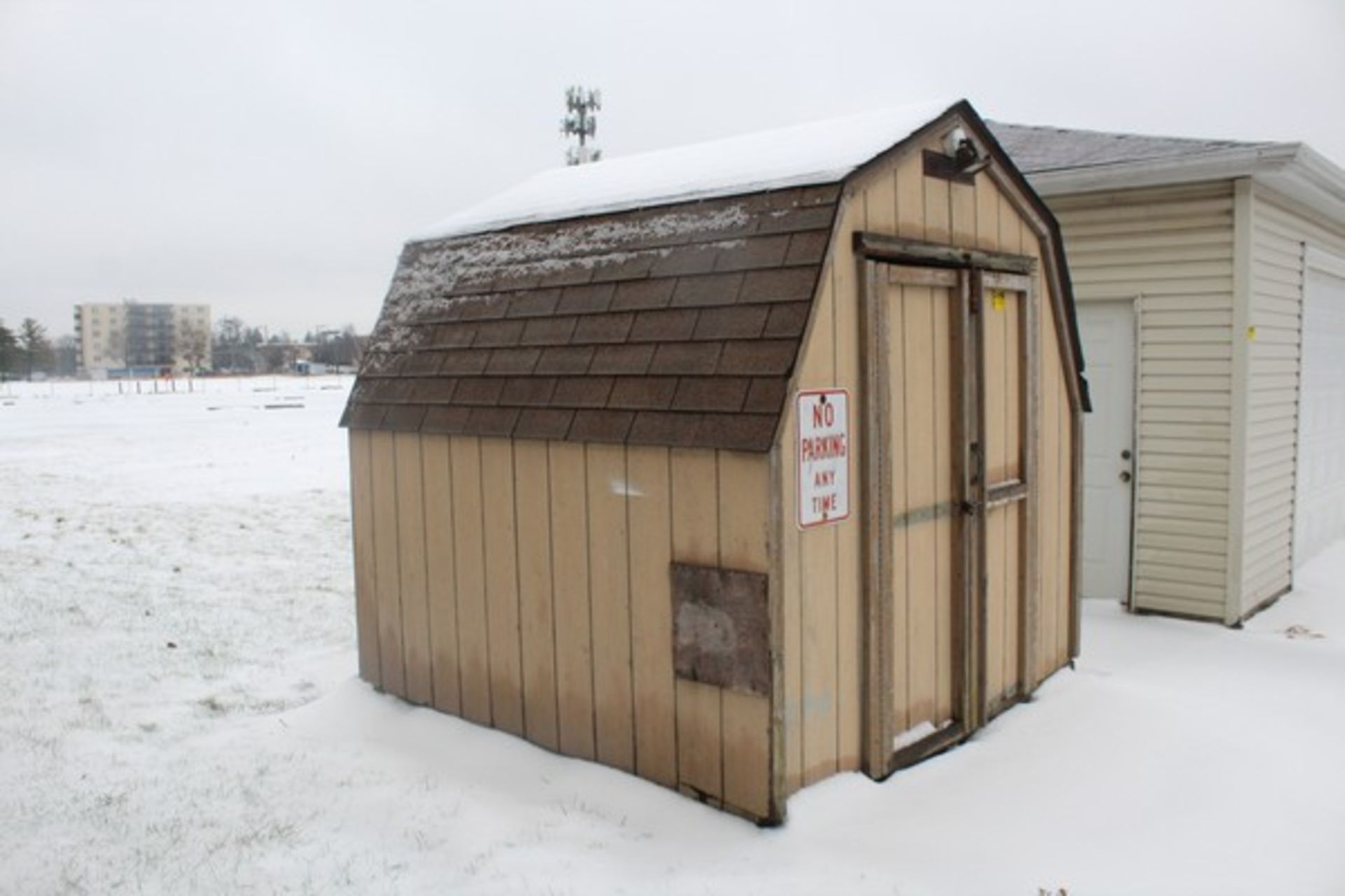 SHED, 98" X 96" X 96", WITH CONTENTS - Image 2 of 3