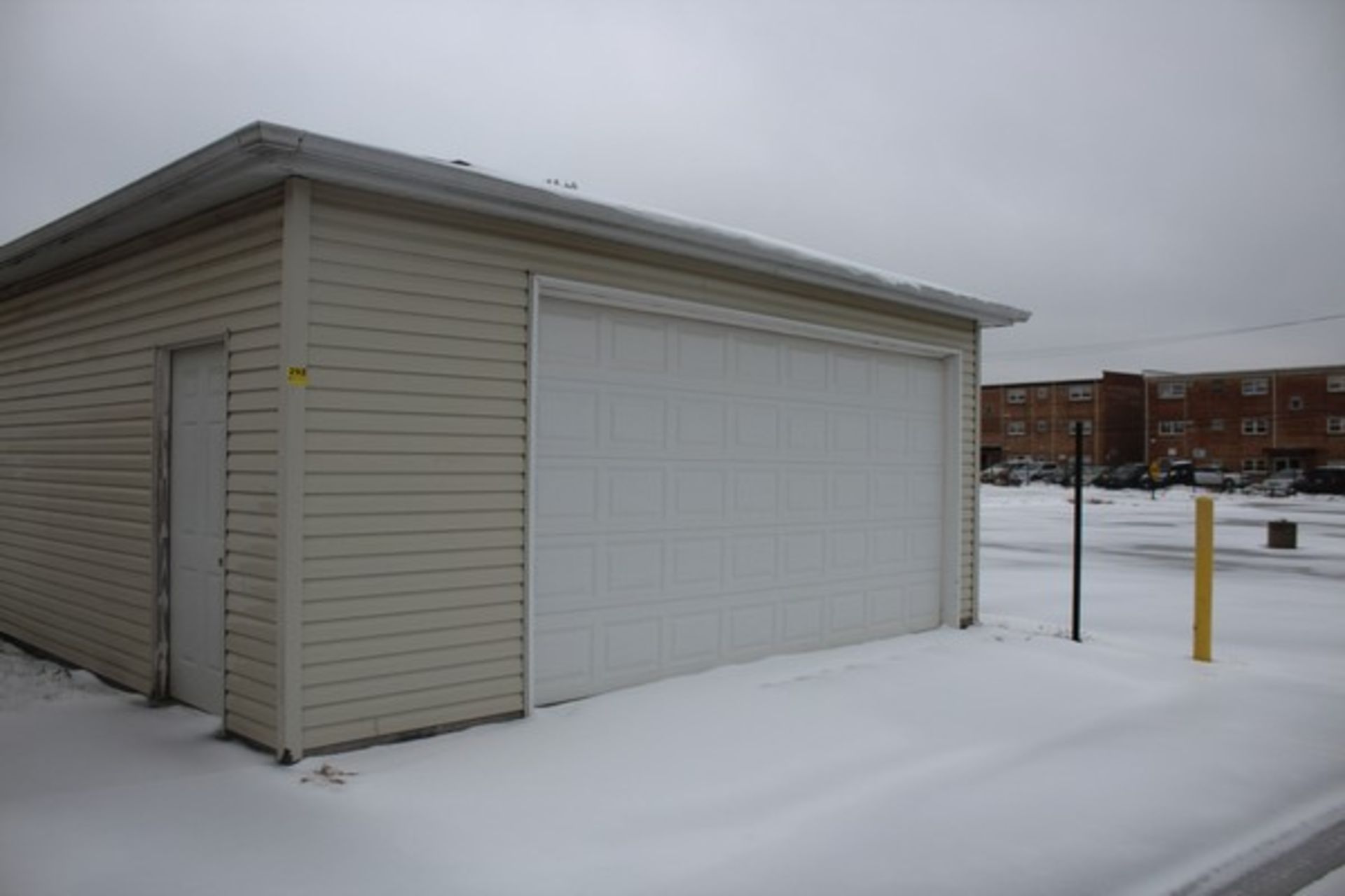 GARAGE WITH FRONT AND REAR ROLLUP DOORS, 22-1/2FT X 26FT - Image 2 of 3