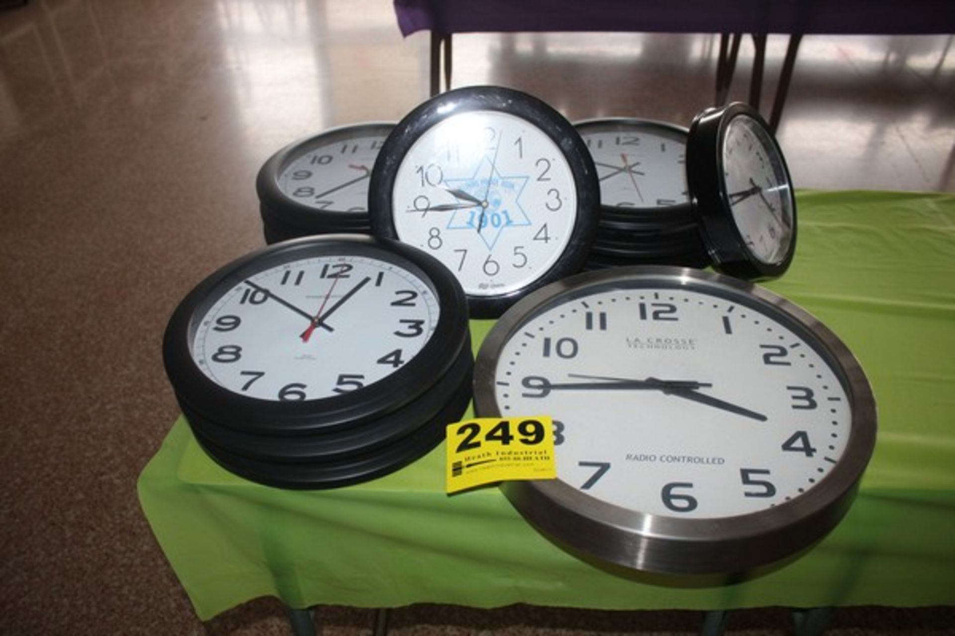 LARGE ASSORTMENT OF WALL CLOCKS