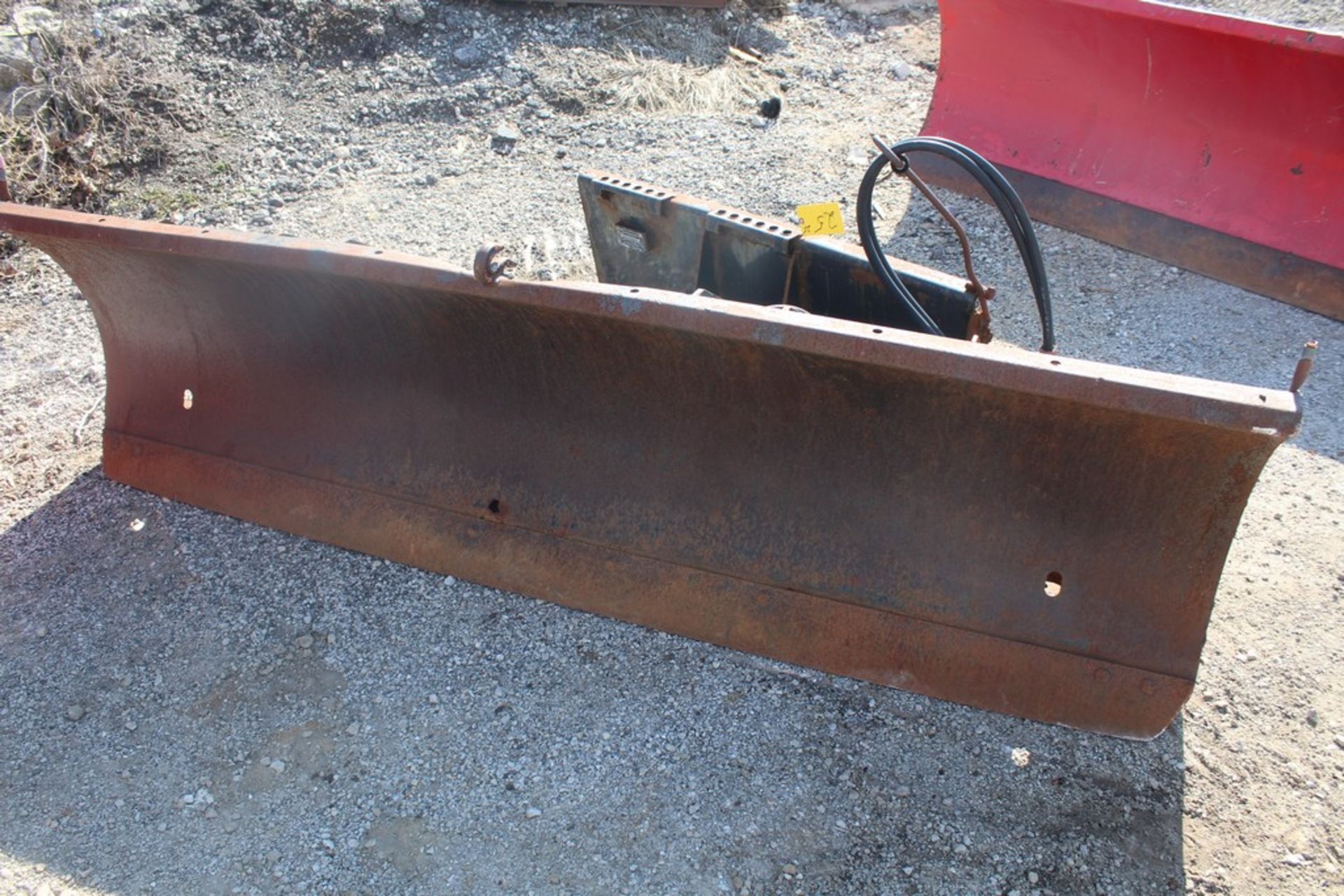 2007 BOBCAST 96-IN. MODEL 96 SNOWBLADE HYDRAULIC SNOW PLOW ATTACHMENT S/N: 683803630, 96-IN. - Image 2 of 4