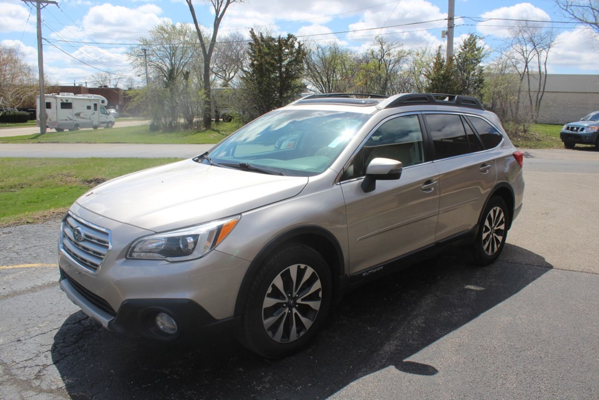 2015 SUBURU OUTBACK AWD 3.6R SPORT UTILITY VEHICLE VIN: 4S4BSENC3F3330429 3.6L 6-CYLINDER, A/T,