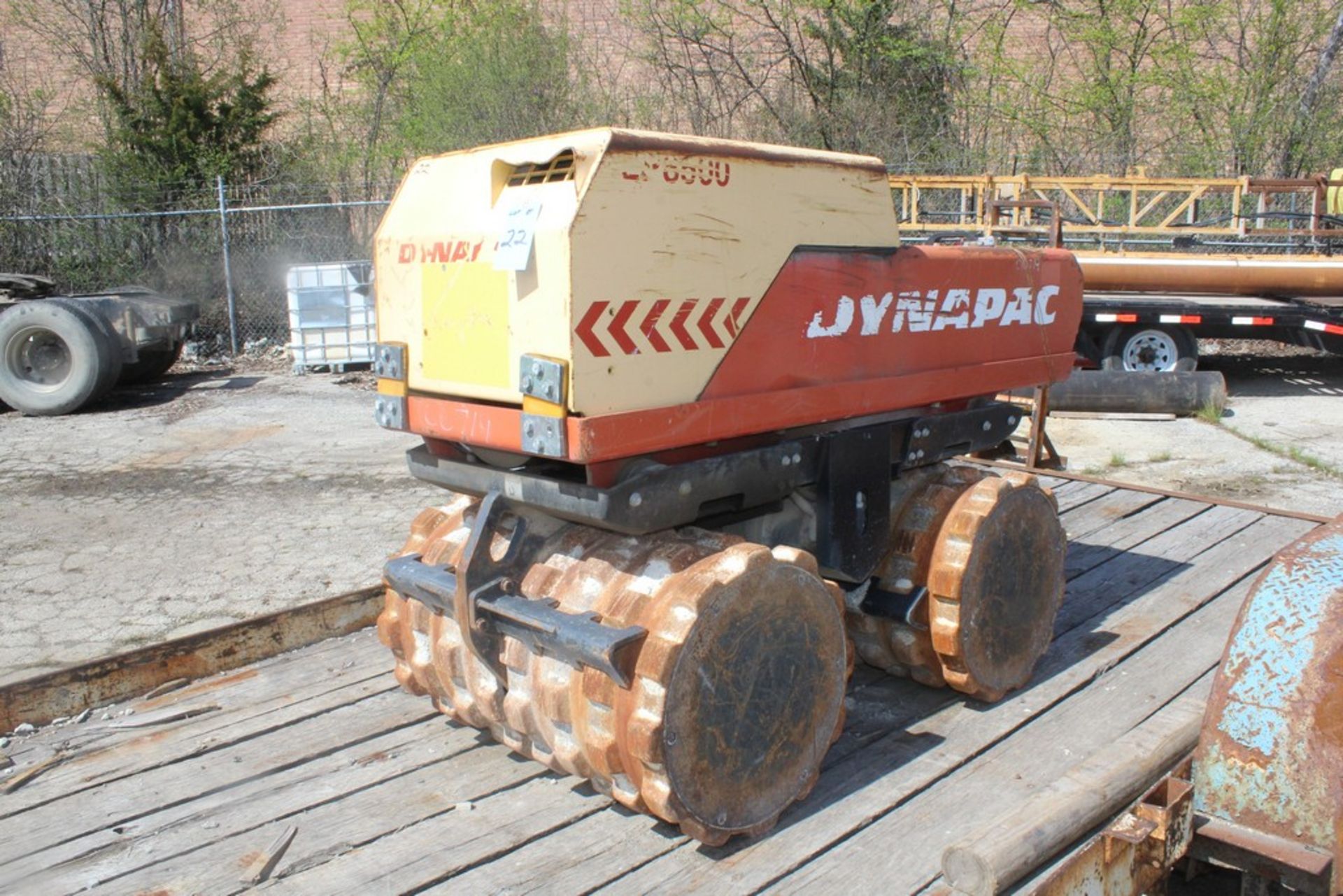 2010 DYNAPAC LP8500 34-IN. TANDUM REMOTE TRENCH COMPACTOR S/N: 18500719 (2010) HATZ 2-CYL. DIESEL