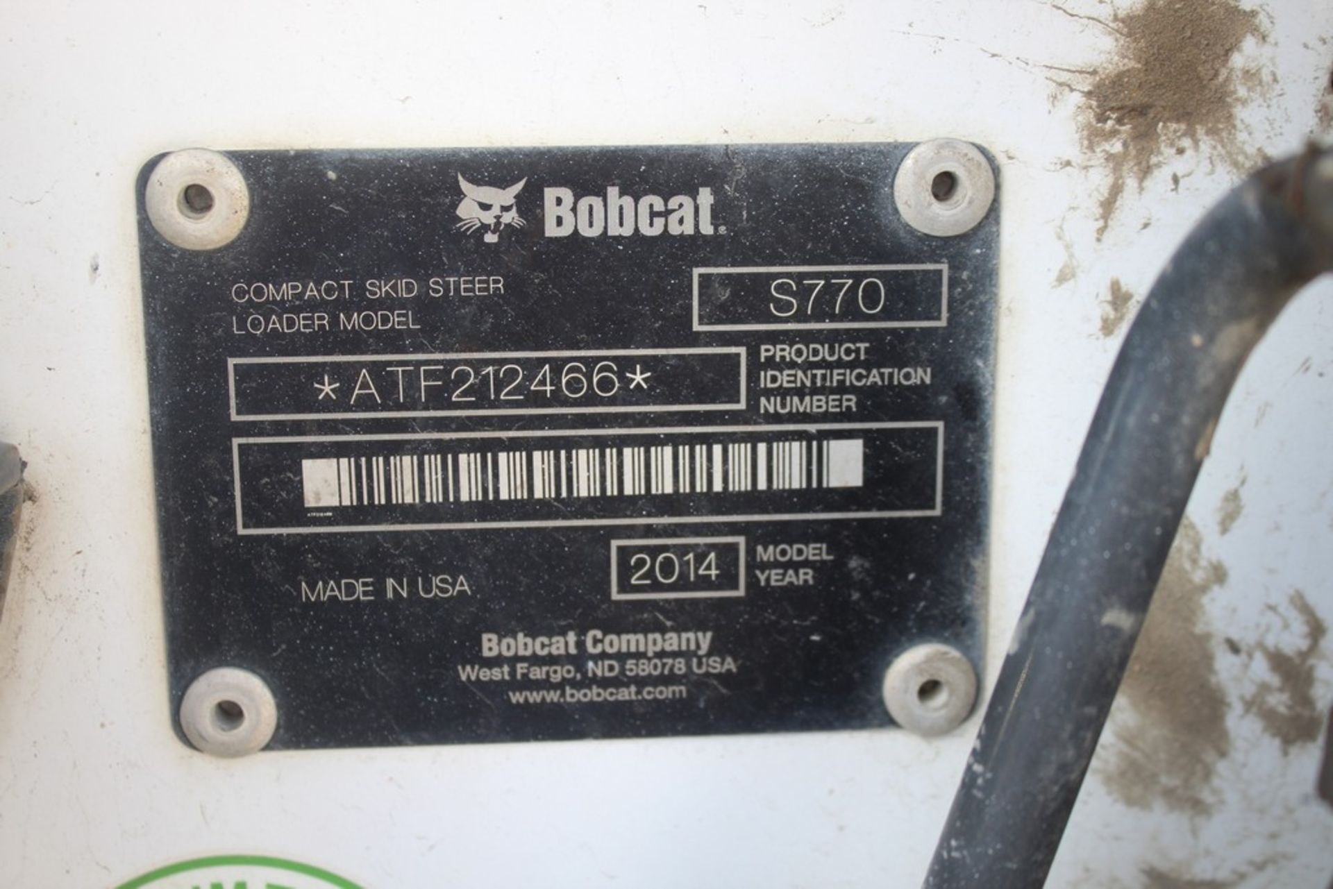 2014 BOBCAT S770 2-SPEED SKID STEER LOADER S/N: ATF212466 (2014) 72-IN. UNIVERSAL BUCKET, AUX. HYD., - Image 7 of 11