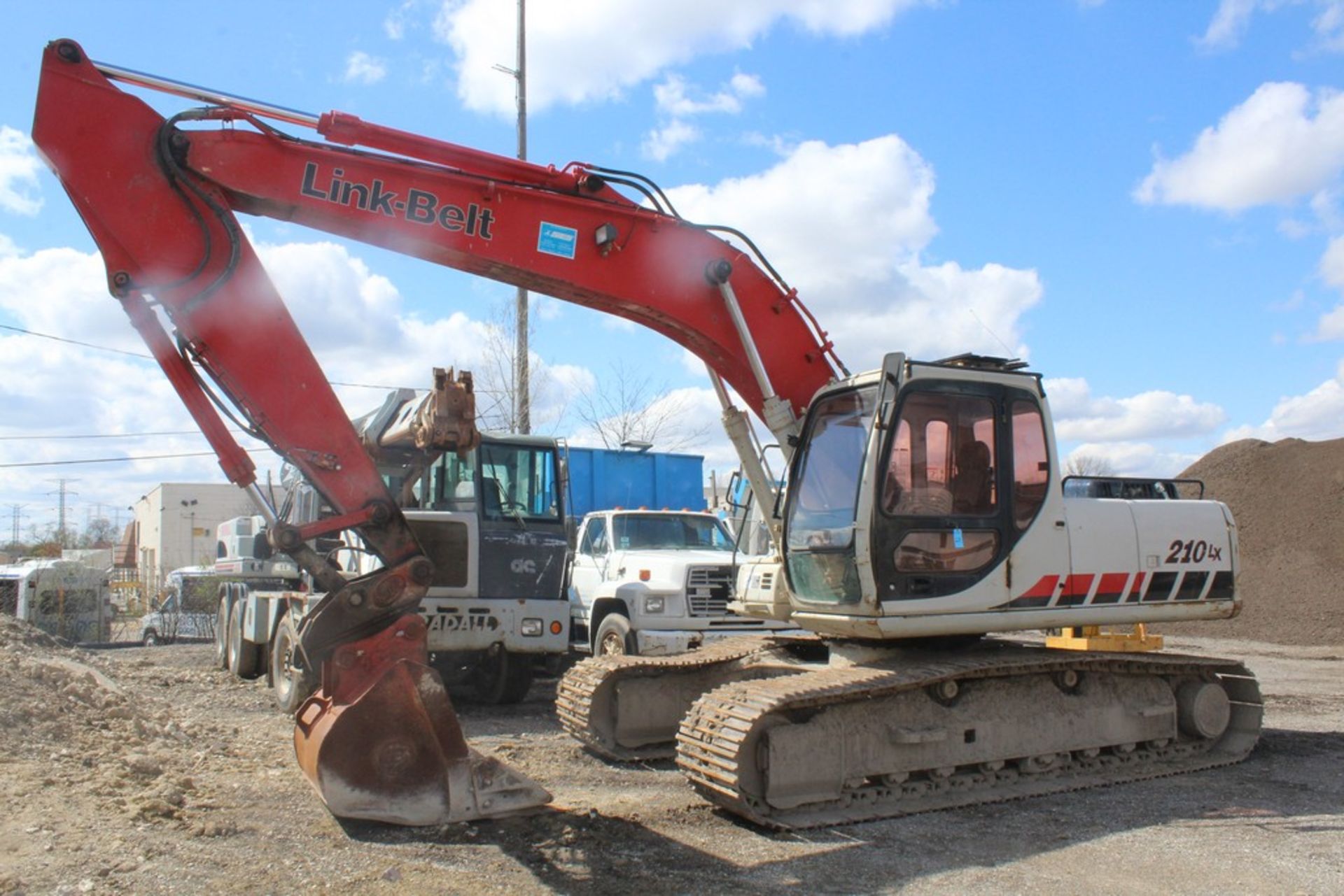 LINK-BELT 210LX HYDRAULIC EXCAVATOR S/N: K3J6-1245 MFG # 210Q3-2254 (2006) 45-IN. Q/C DIGGING BUCKET