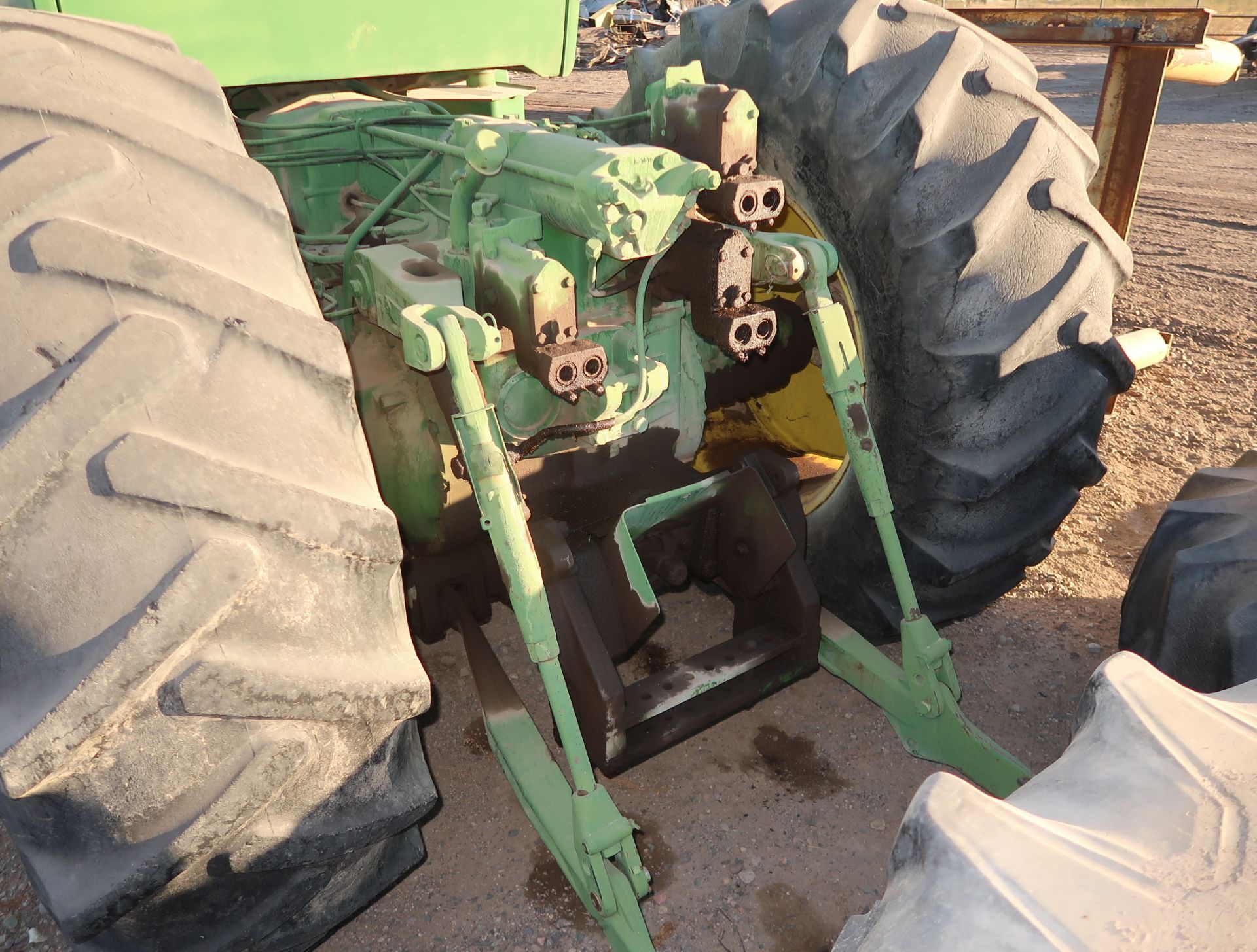 JOHN DEERE 8630H TRACTOR, FRONT & REAR DUALS, REAR HYDRAULICS, EROPS, HRS. UNK. SN. 8630H004074R - Image 6 of 10
