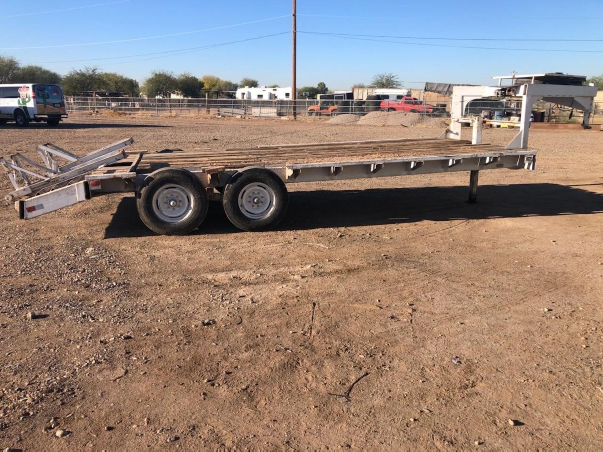 2-AXLE GOOSENECK EQUIPMENT TRAILER, DOVETAIL W/RAMPS, VIN. AZ227331