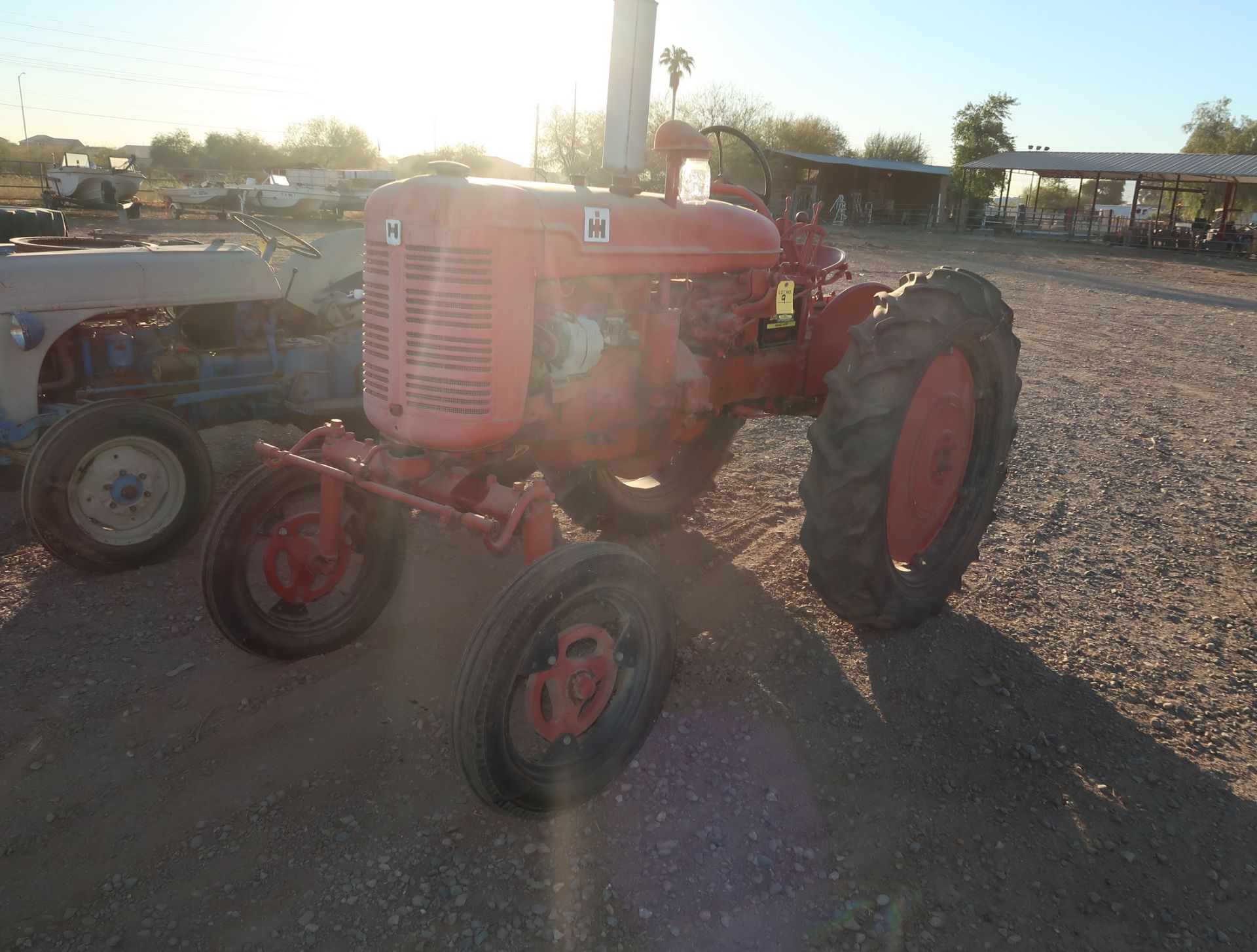 IH FARMALL TRACTOR V, WIDE FRONT, SN. B15035 - Image 2 of 5