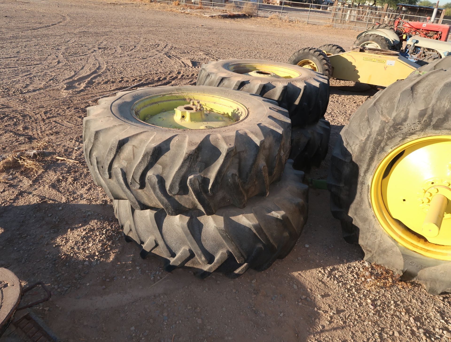 JOHN DEERE 8630H TRACTOR, FRONT & REAR DUALS, REAR HYDRAULICS, EROPS, HRS. UNK. SN. 8630H004074R - Image 4 of 10