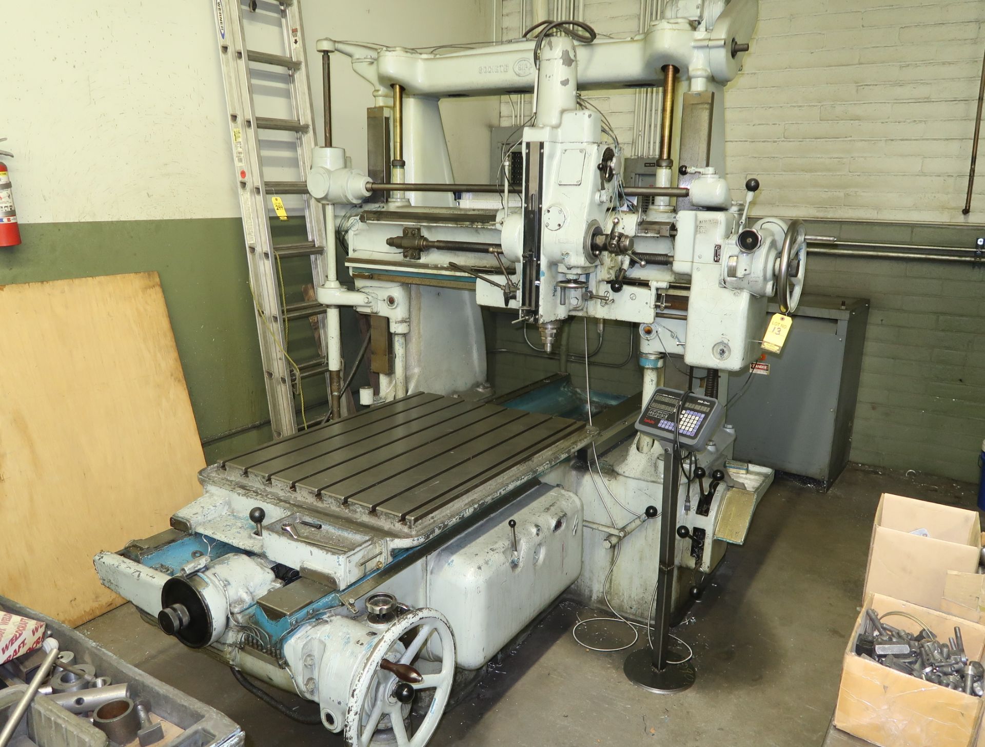 SOCIETE GENEVOISE SIP BRIDGE TYPE JIG BORE W/ 2 AXIS DRO MDL. MP-5G SN. 852, 43"X32" TABLE