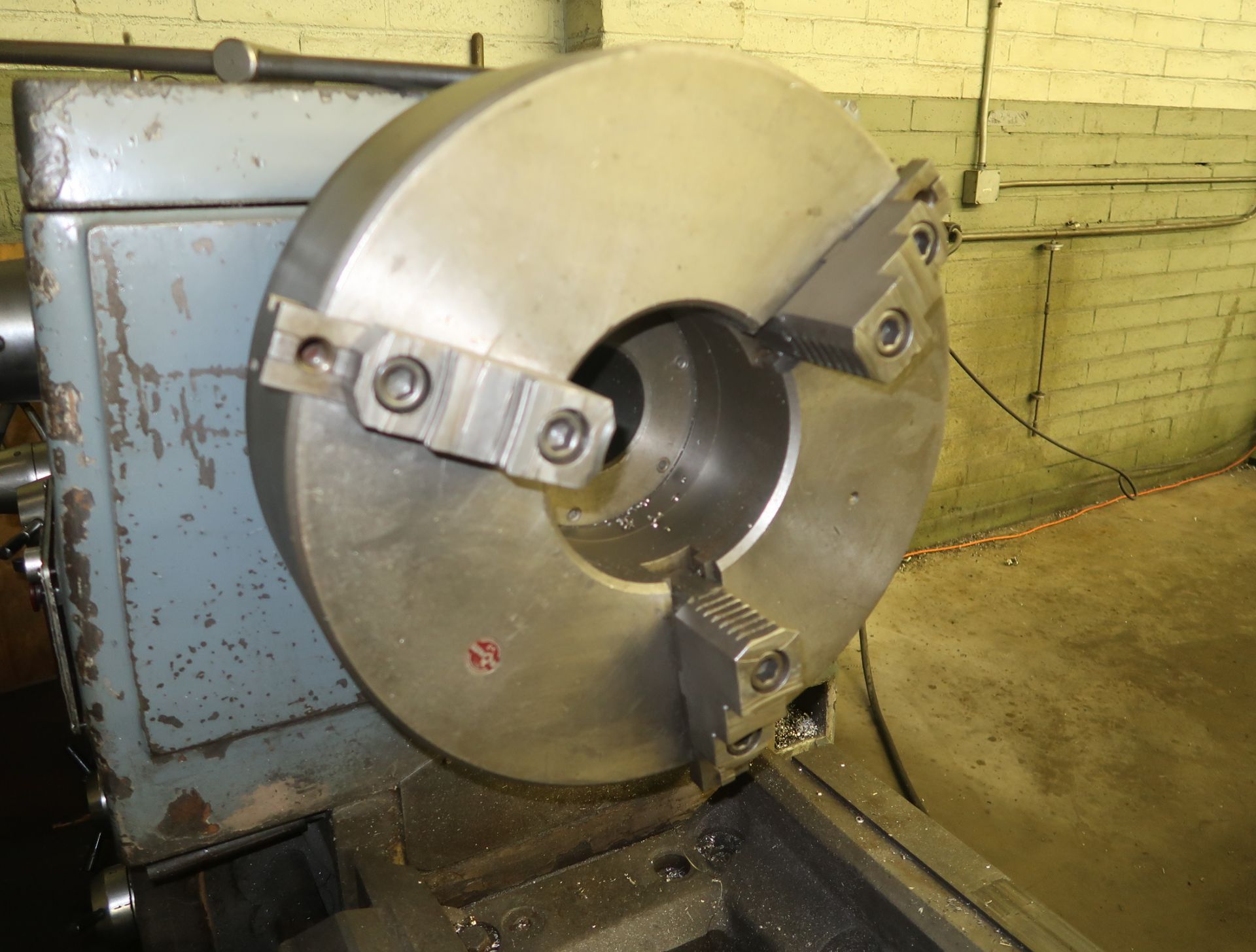 EDELSTAAL MDL. 800X1000 GAP BED ENGINE LATHE W/ 5" THRU HOLE, TRACER ATTACHMENT, 20" ROHM 3-JAW - Image 6 of 7