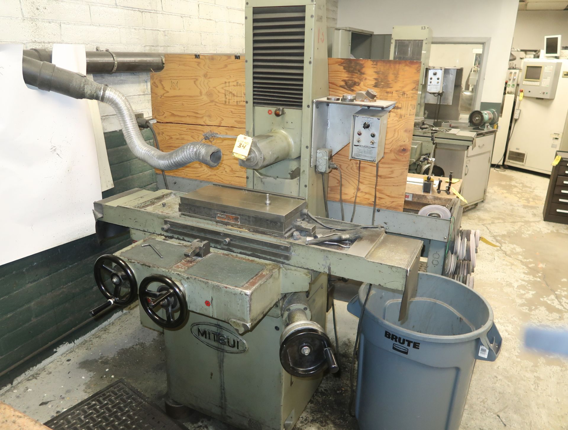 MITSUI SURFACE GRINDER W/ MINATRON MAGNETIC CHUCK CONTROL 8"X18" MDL. 250MH SN. 79062078