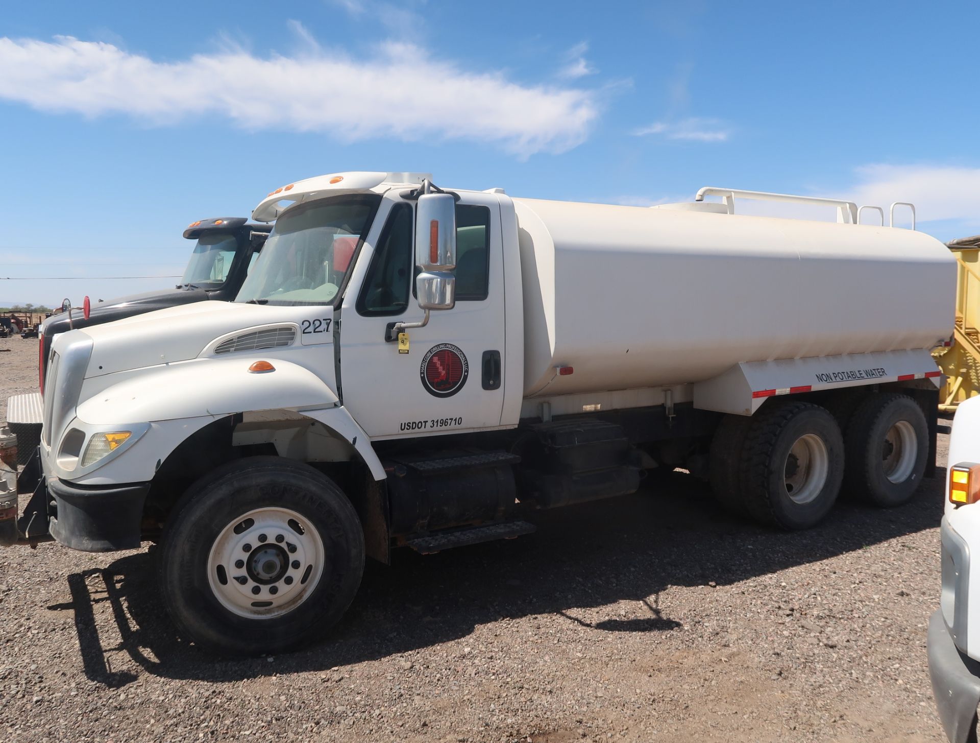 2006 INTERNATIONAL 7400 SBA 6X4, 4000 GAL. WATER TRUCK, AUTOMATIC GVWR 52000, VIN. - Image 10 of 10