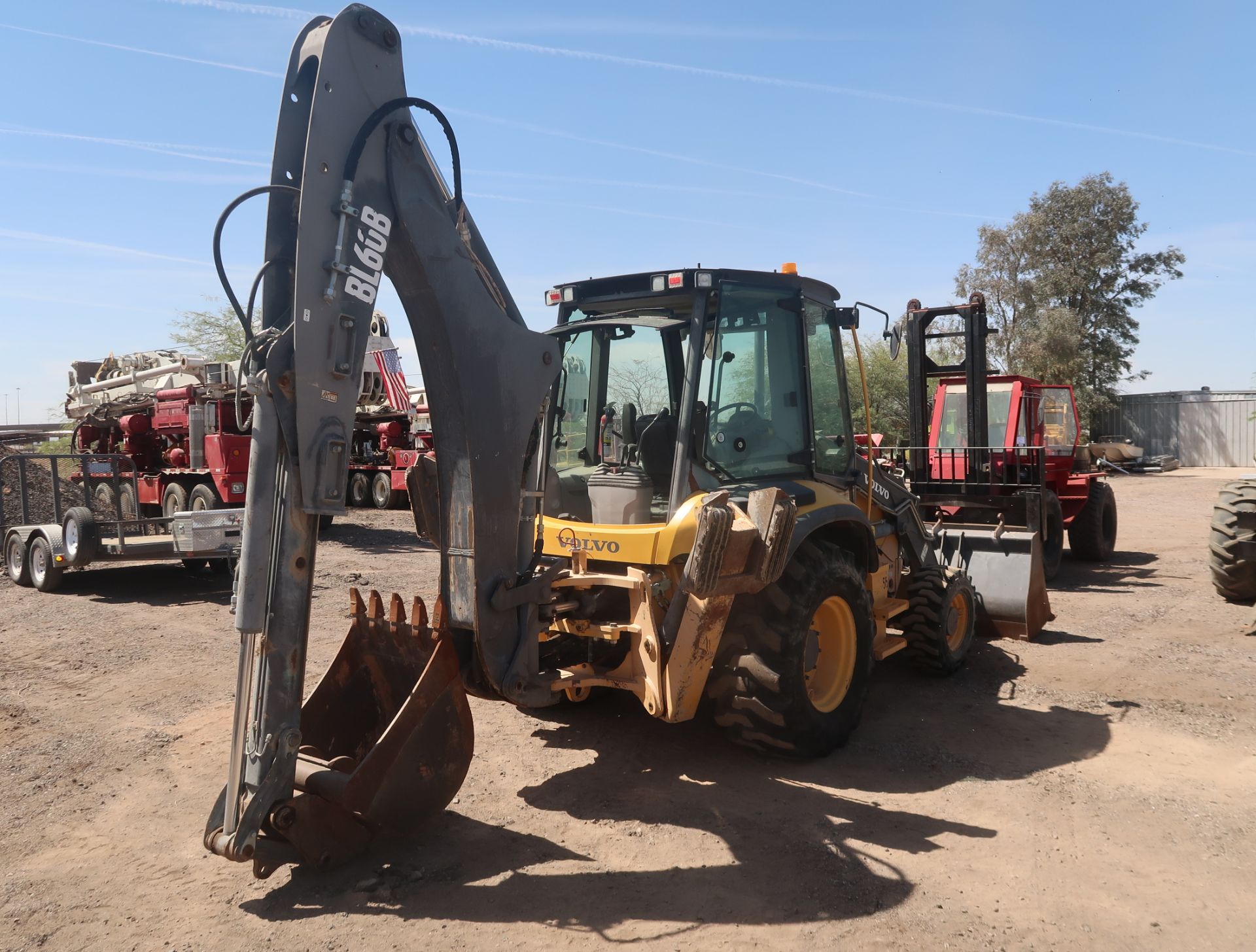 VOLVO BL60B BACKHOE, ROPS ENCLOSED, PIN. VCE0B60BT02121578, HRS. 1702 - Image 8 of 10