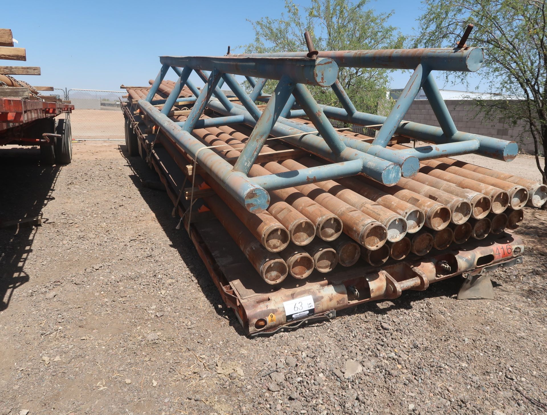 FRUEHUAF 40' FLATBED TRAILER (LANDING GEAR BROKEN OFF)