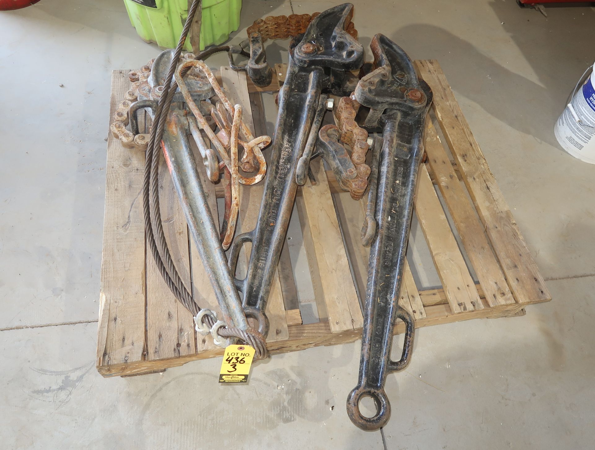 (3) MANUAL PIPE TONGS