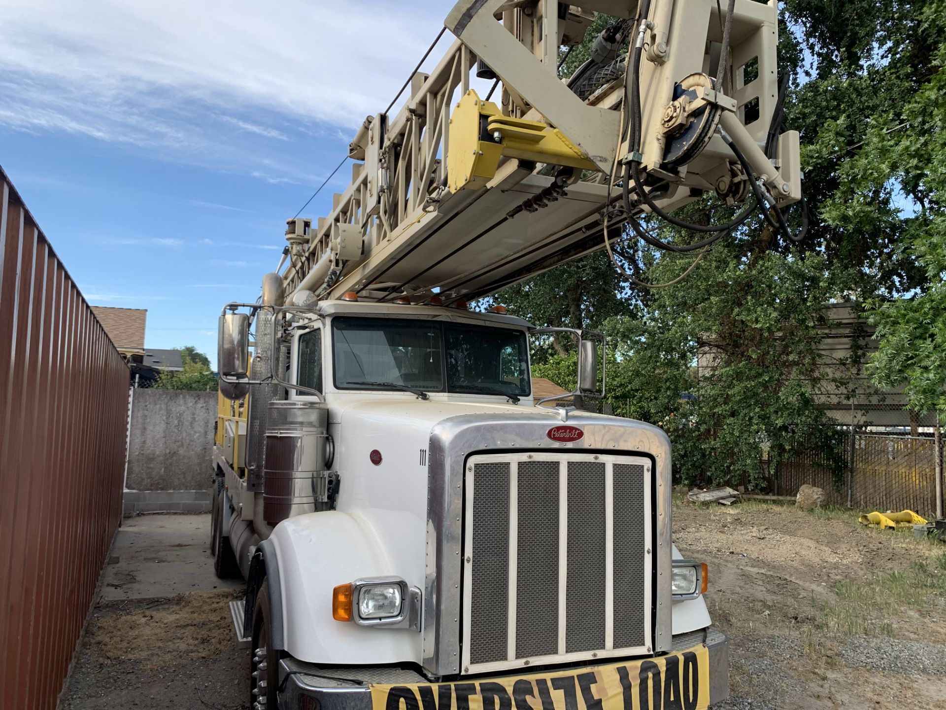 2017 GEFCO 30K DRILL RIG, OPERATING HOURS: 2,338; 30,000 PULL-BACK, INSTALLED HYDRAULIC 3X4 MISSION - Image 4 of 25