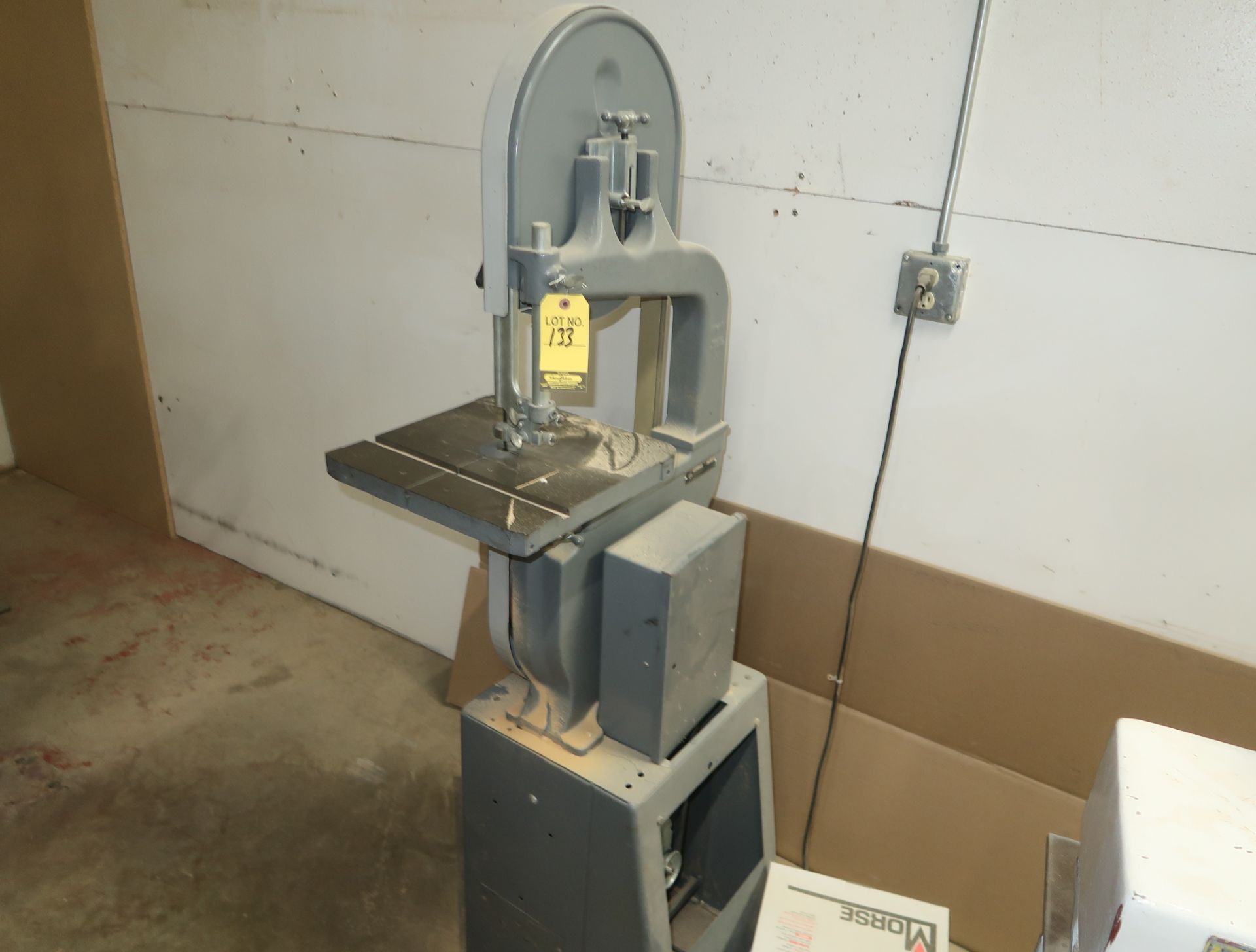 ROCKWELL VERTICAL BAND SAW SN. LJ5247, MDL. 28-200