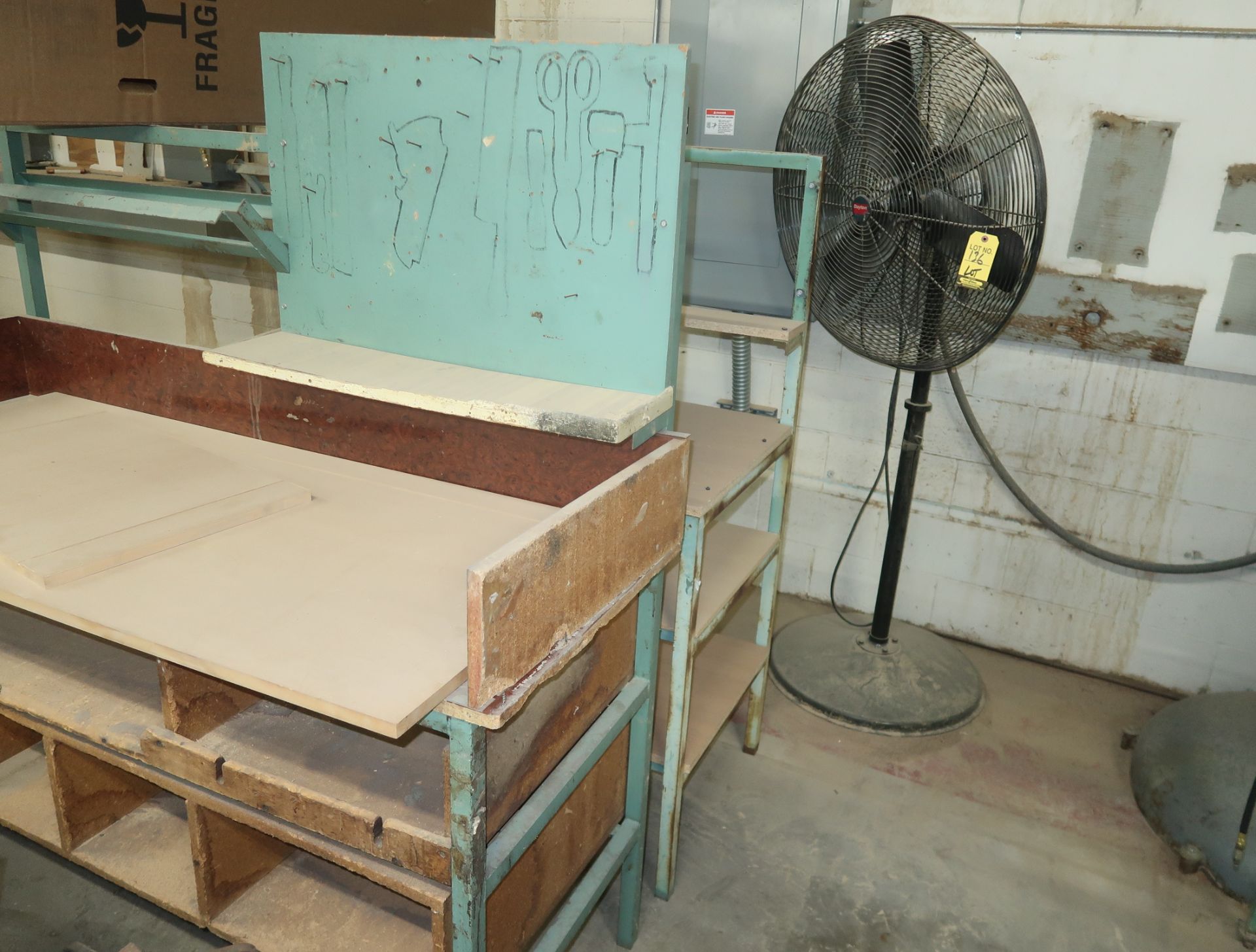 LOT FLOOR FAN W/2-SHOP TABLES