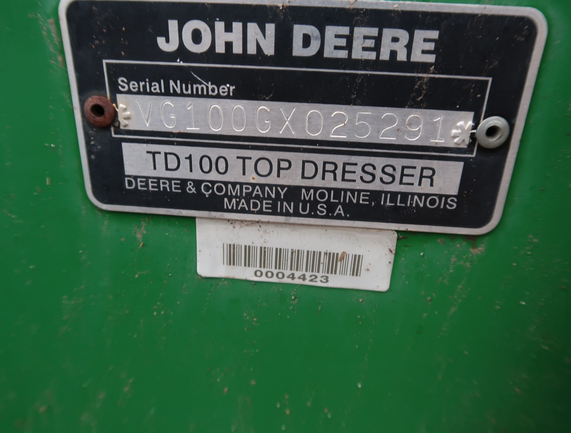 JOHN DEERE TD100 TOP DRESSER - Image 4 of 4