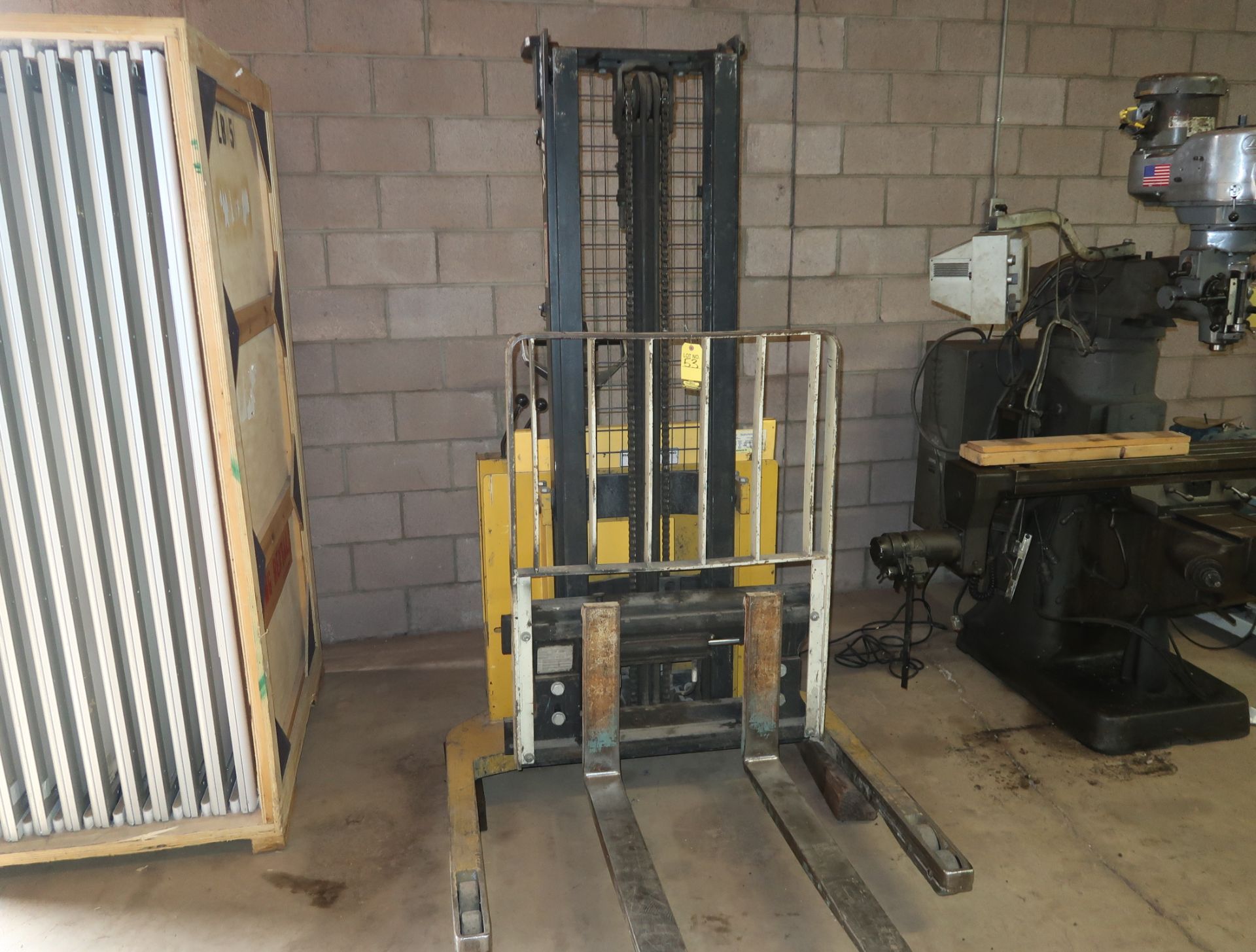 YALE ELECTRIC WALK BEHIND FORKLIFT (NEEDS BATTERY) - Image 5 of 5