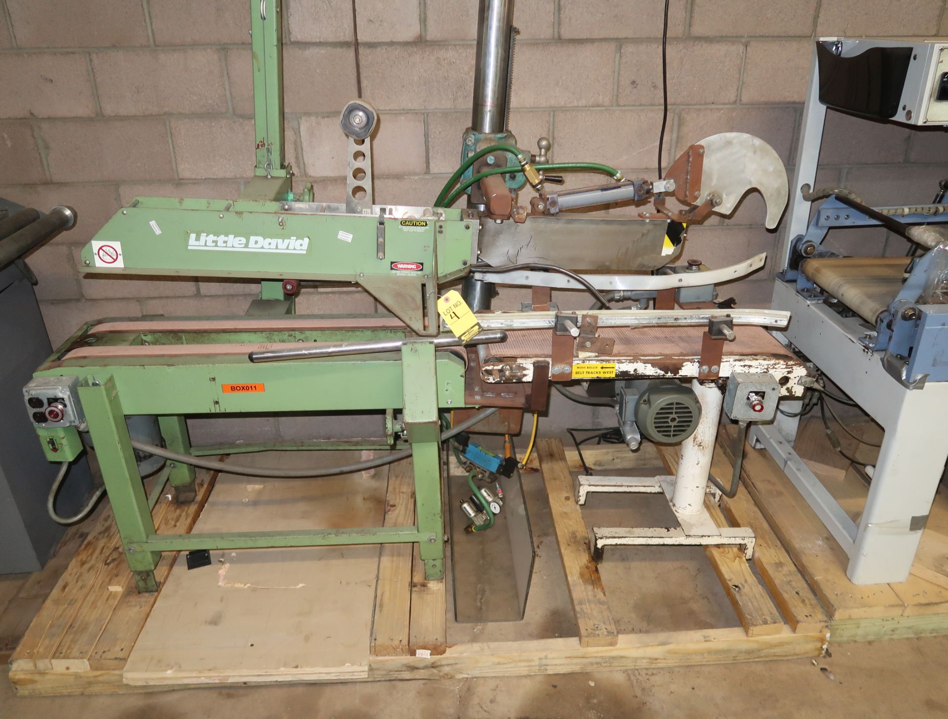 LOVESHAW MDL. 19A CARTON SEALER