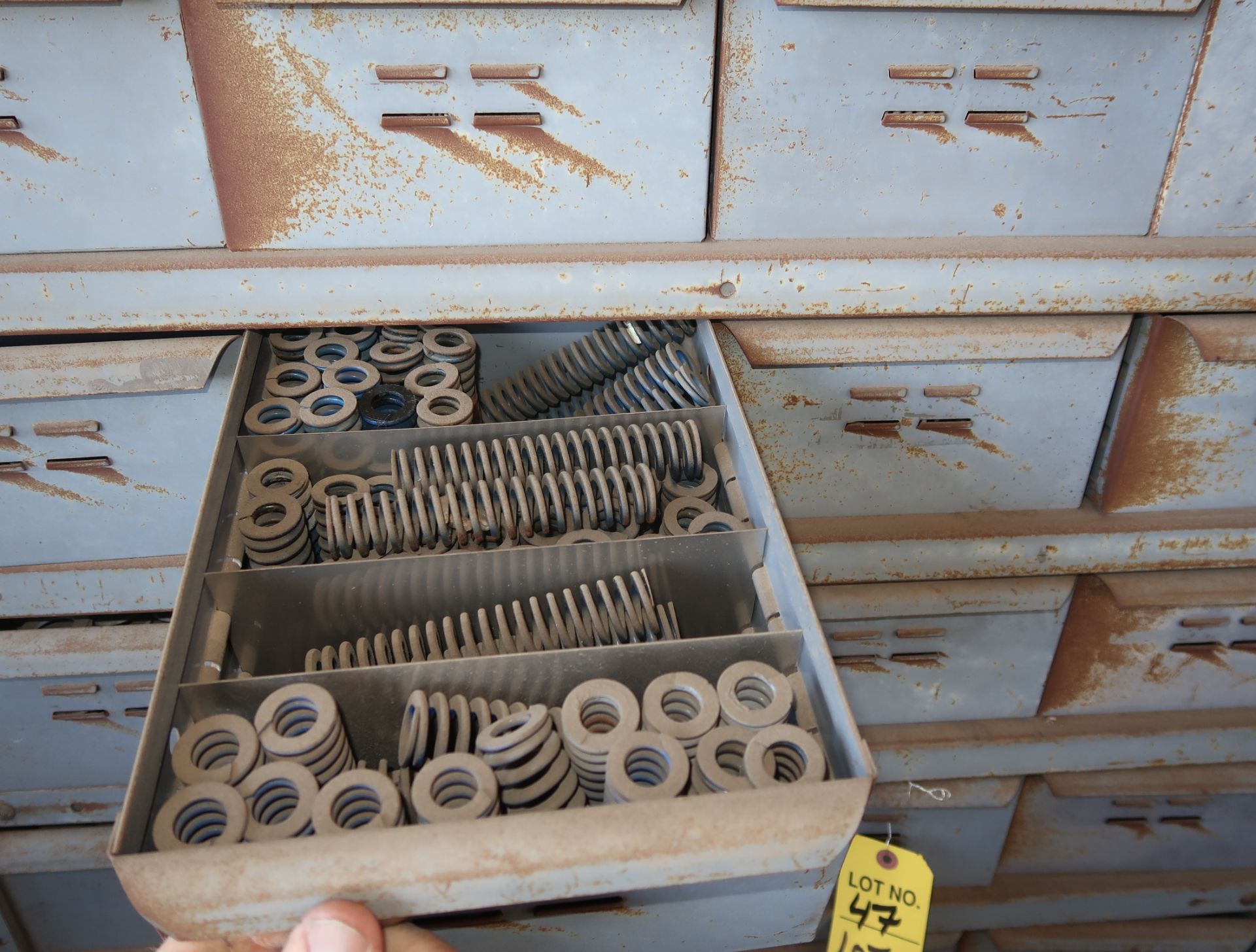 LOT CABINET W/LARGE QTY. DIE SPRINGS - Image 11 of 12