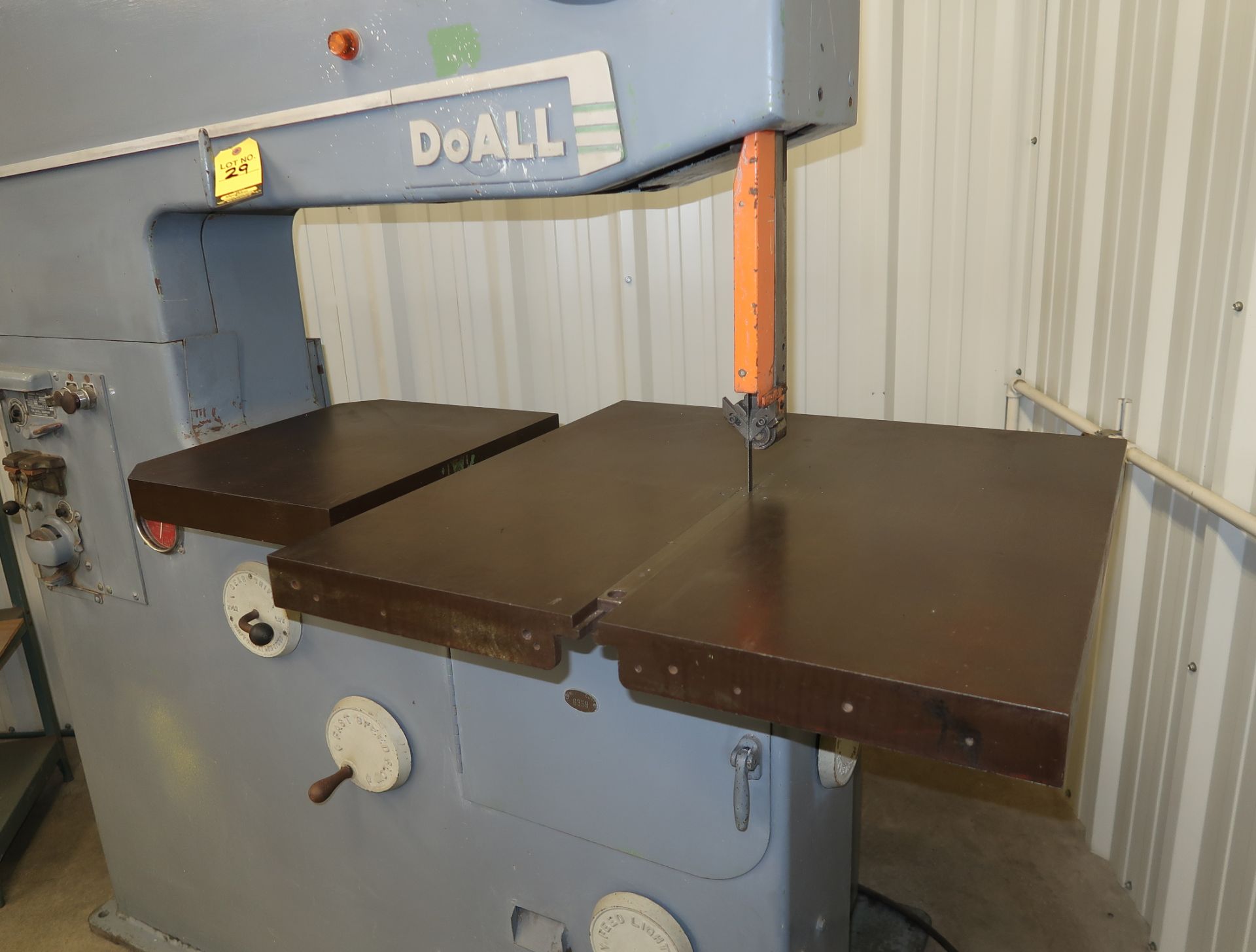 DOALL MDL. 36-2 VERTICAL BAND SAW, 30" X 36" TABLE, 220V 3PH, SN. 52-55319 - Image 4 of 5