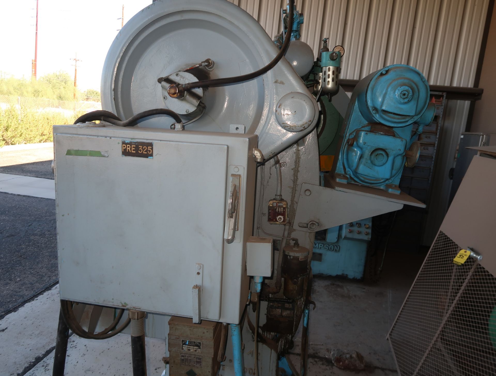 FEDERAL 32 TON PRESS - Image 5 of 6