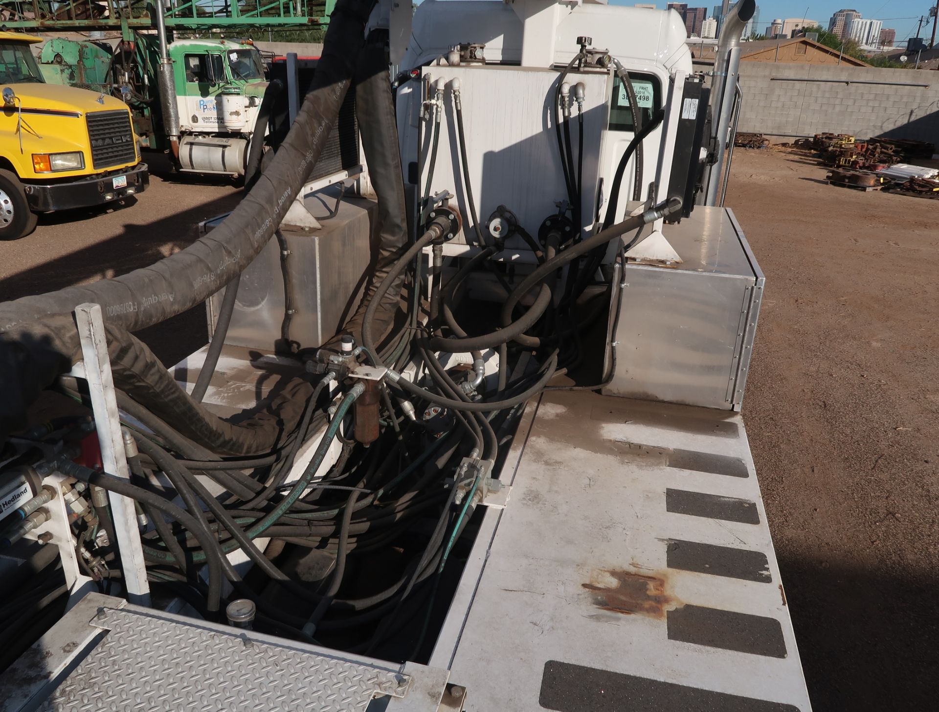 2018 GUS PECH SOLAR SONIC DRILL RIG SN. 131GPSS26CU4817, MOUNTED ON 2018 FREIGHTLINER 114SD DUAL - Image 23 of 28